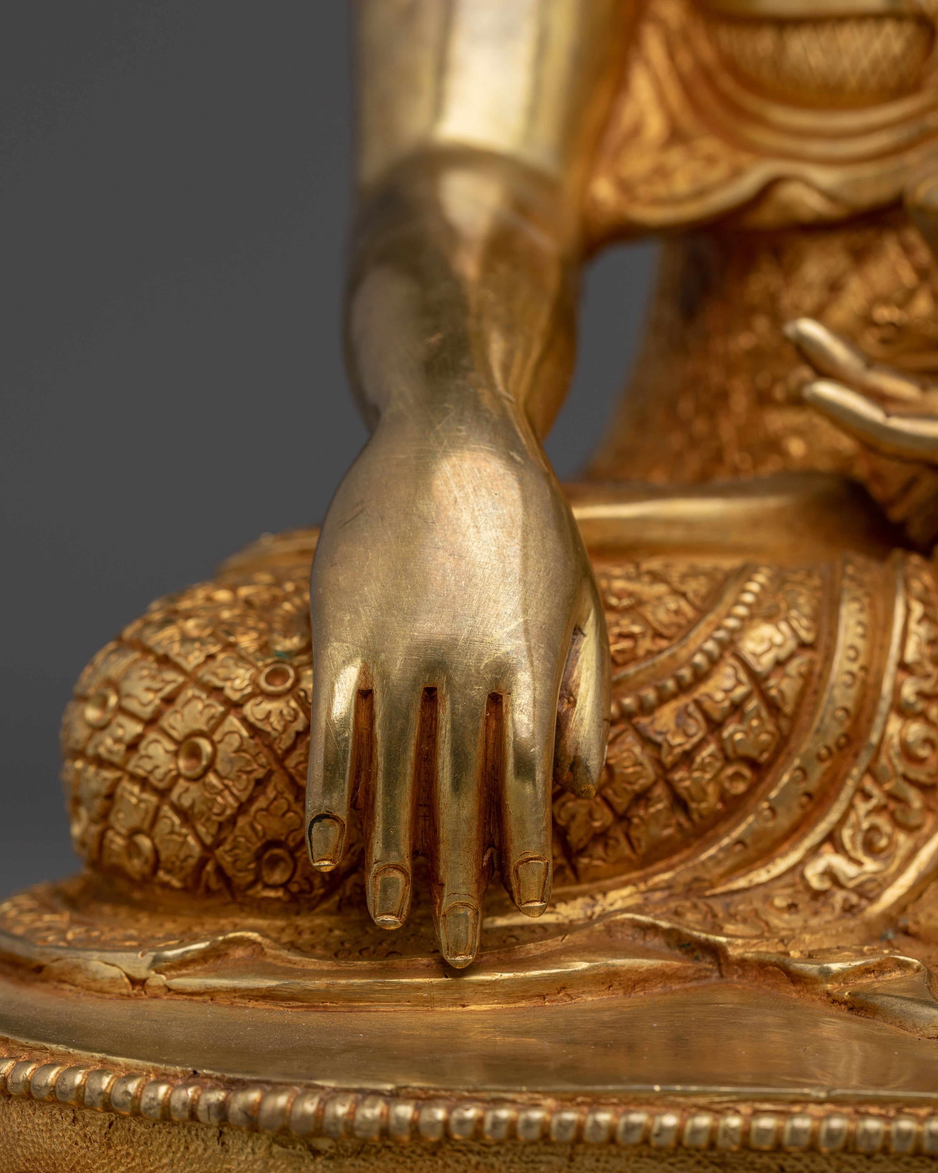 Tranquil Presence of Shakyamuni Buddha | Inner Peace Figure