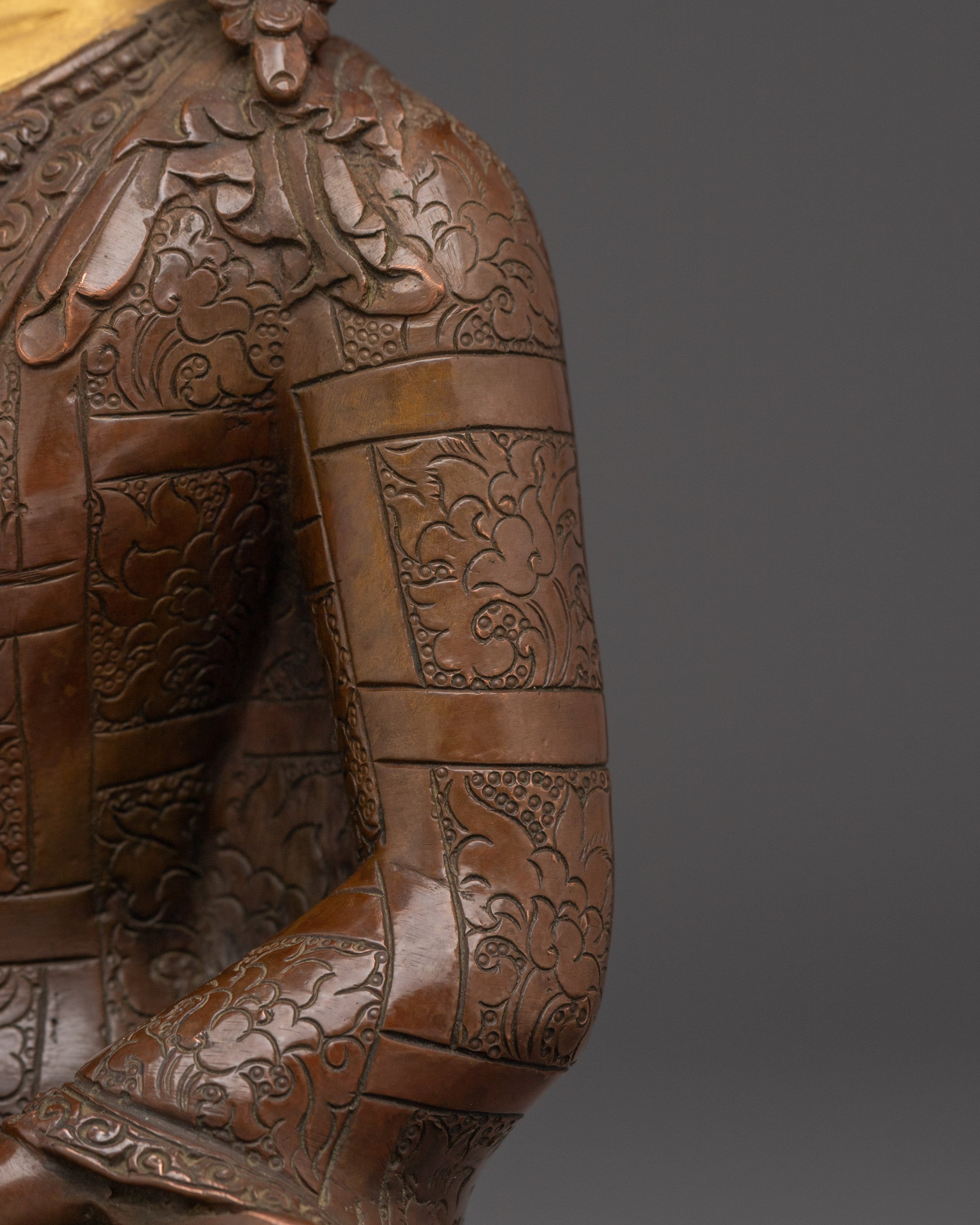 Shakyamuni Buddha with Royal Crown Statue for Spirituality