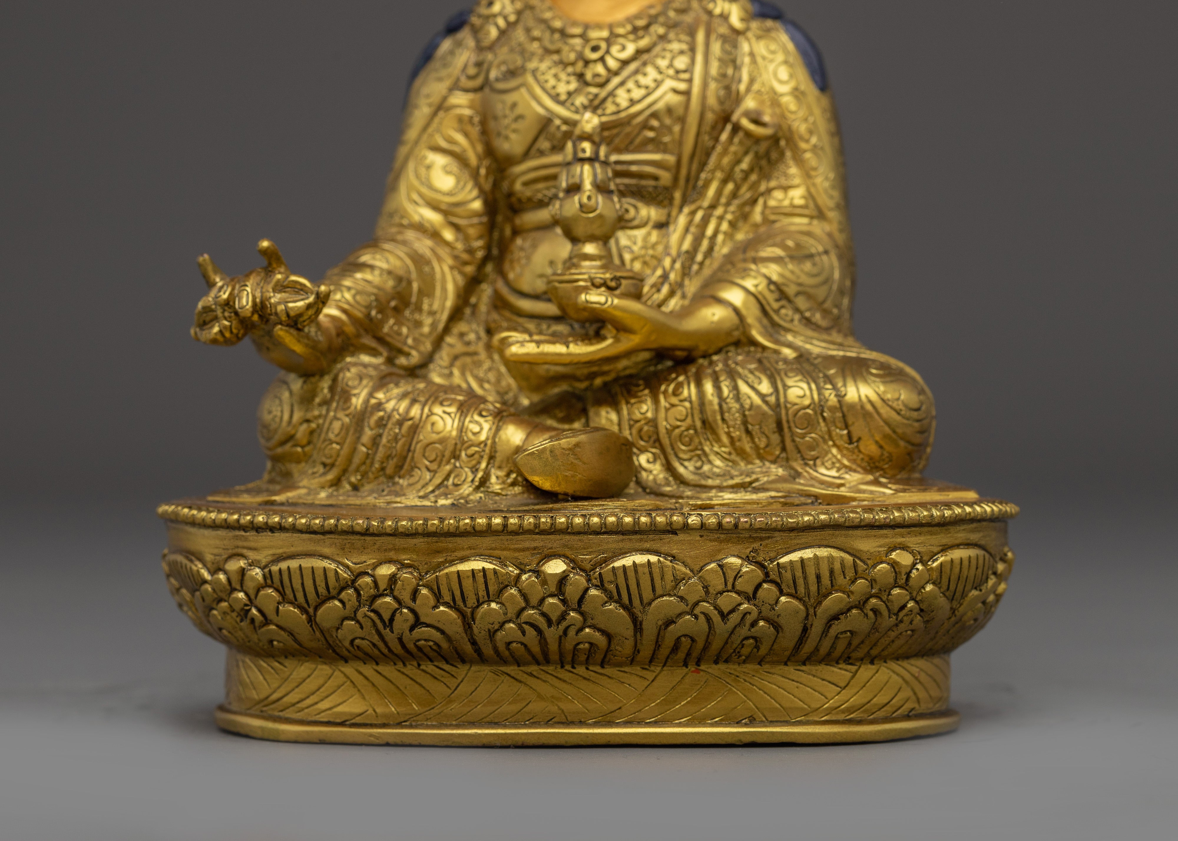 Radiant Majestic Guru Rinpoche Statue | Vajra Master Padmasambhava