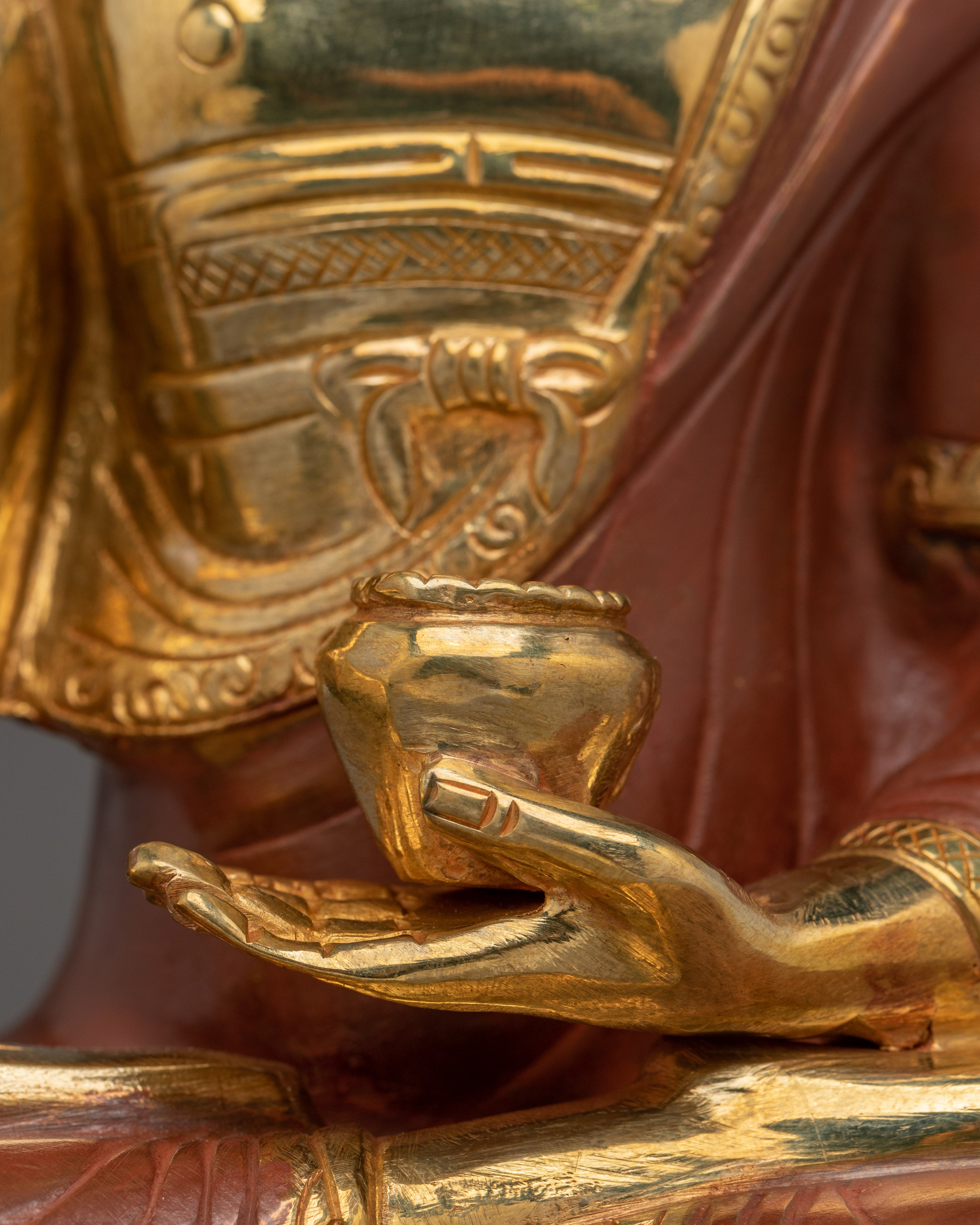 Shakyamuni Buddha Statue in Gold-Gilded | Historical Buddha’s Presence and Wisdom
