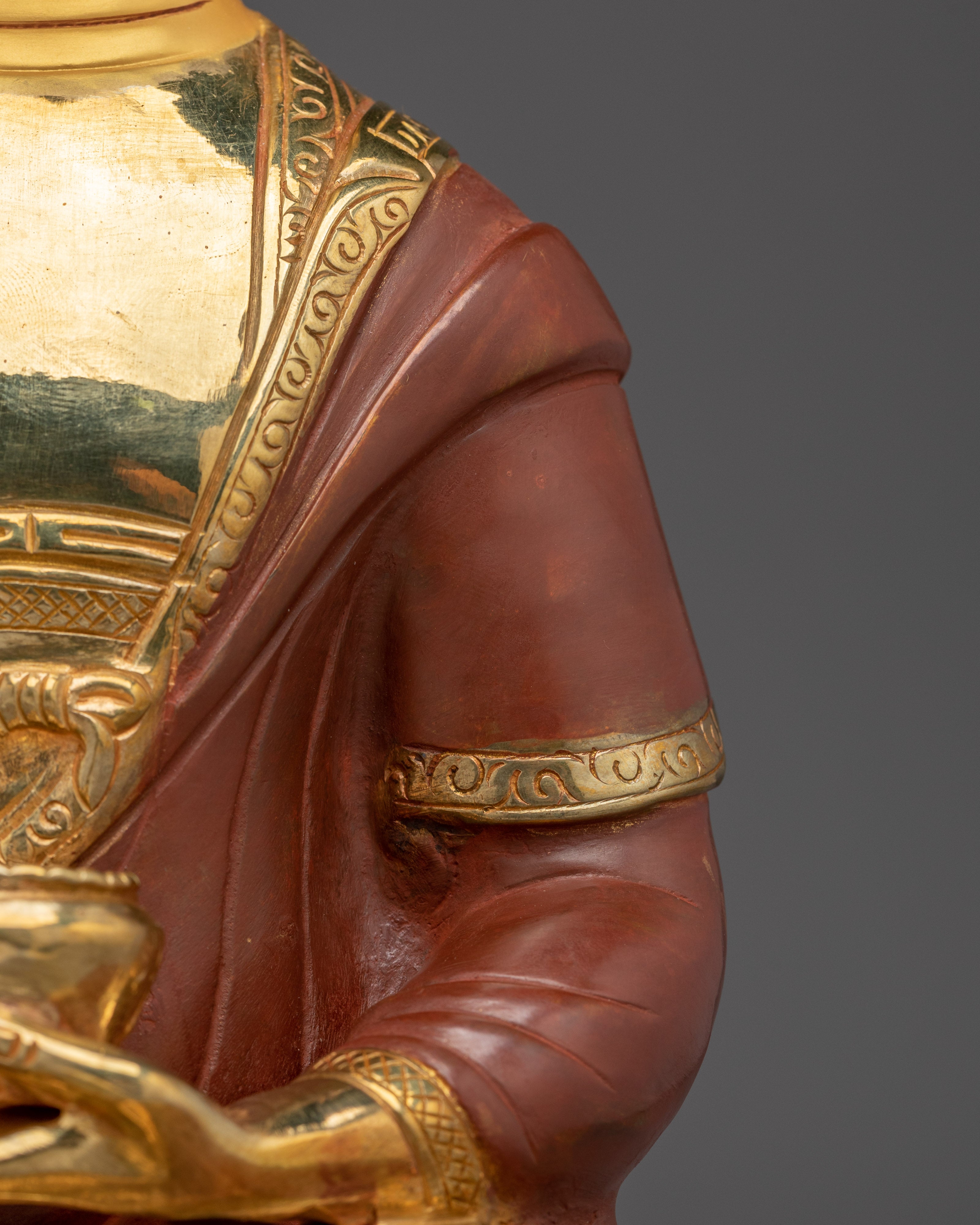 Shakyamuni Buddha Statue in Gold-Gilded | Historical Buddha’s Presence and Wisdom