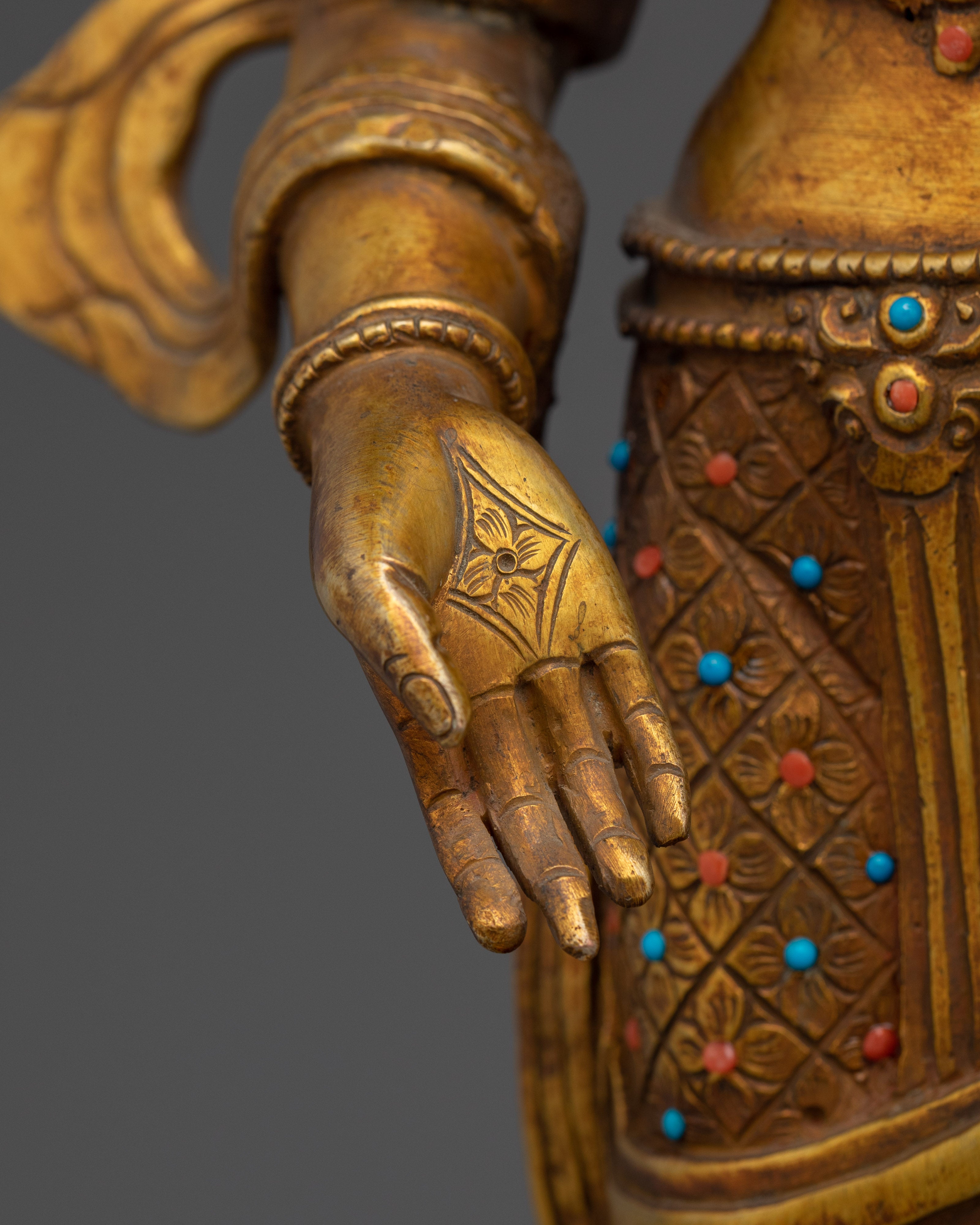 Lokeshwor Statue with Antique Finish