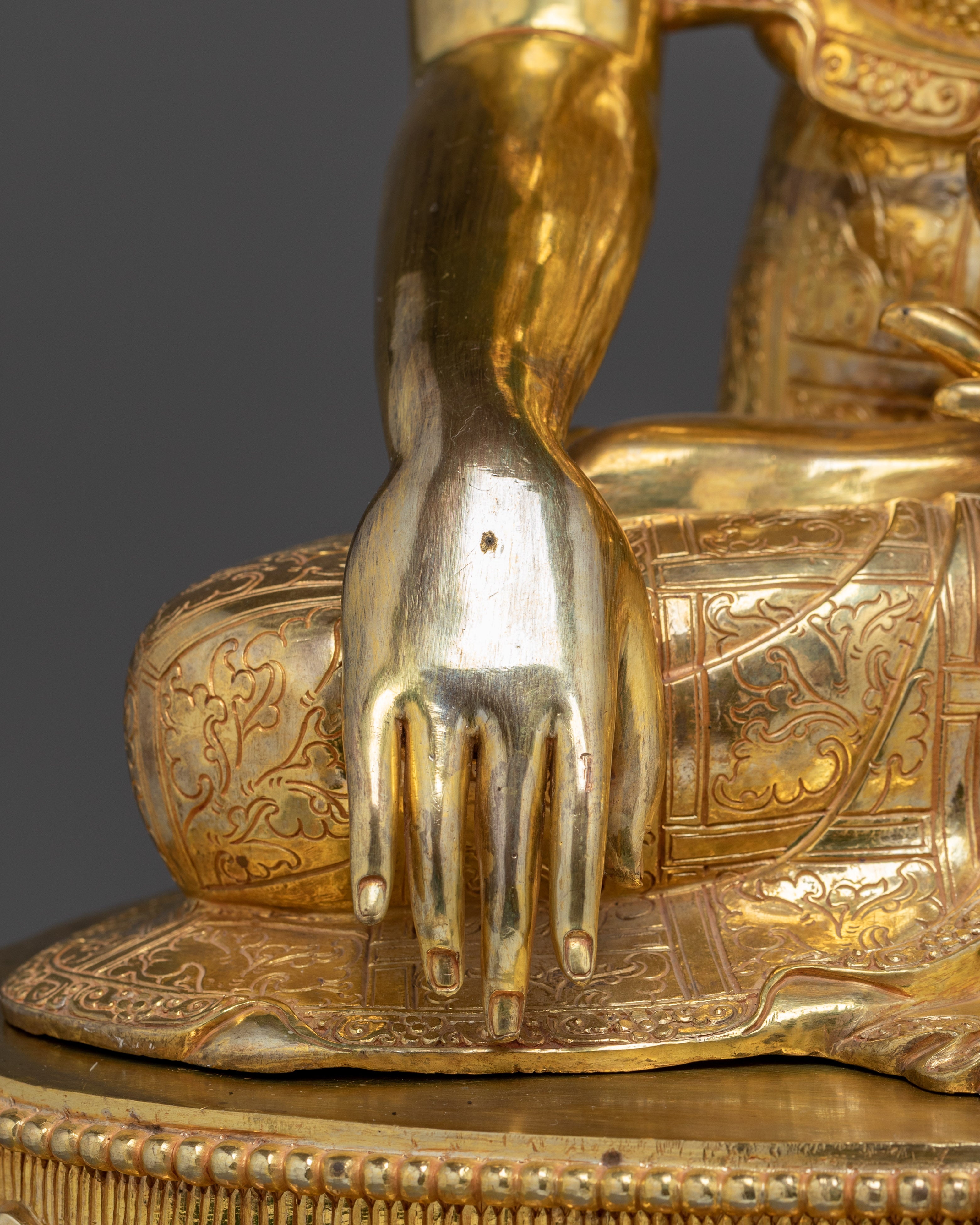 Radiant Shakyamuni Buddha with Halo Statue for Spirituality