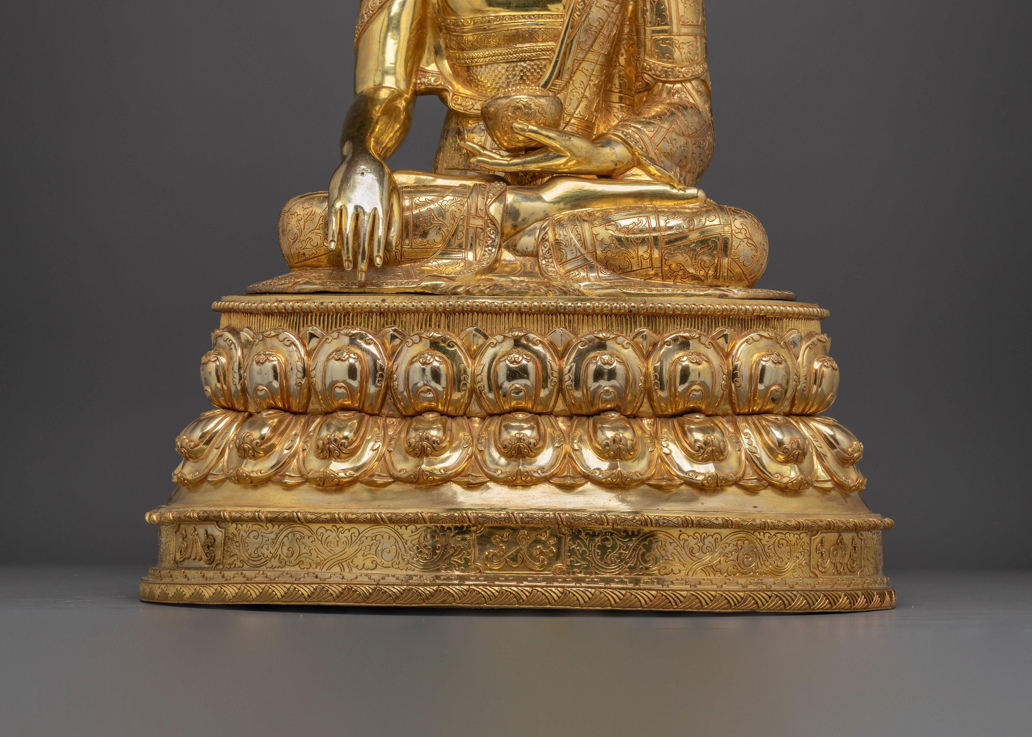 Radiant Shakyamuni Buddha with Halo Statue for Spirituality