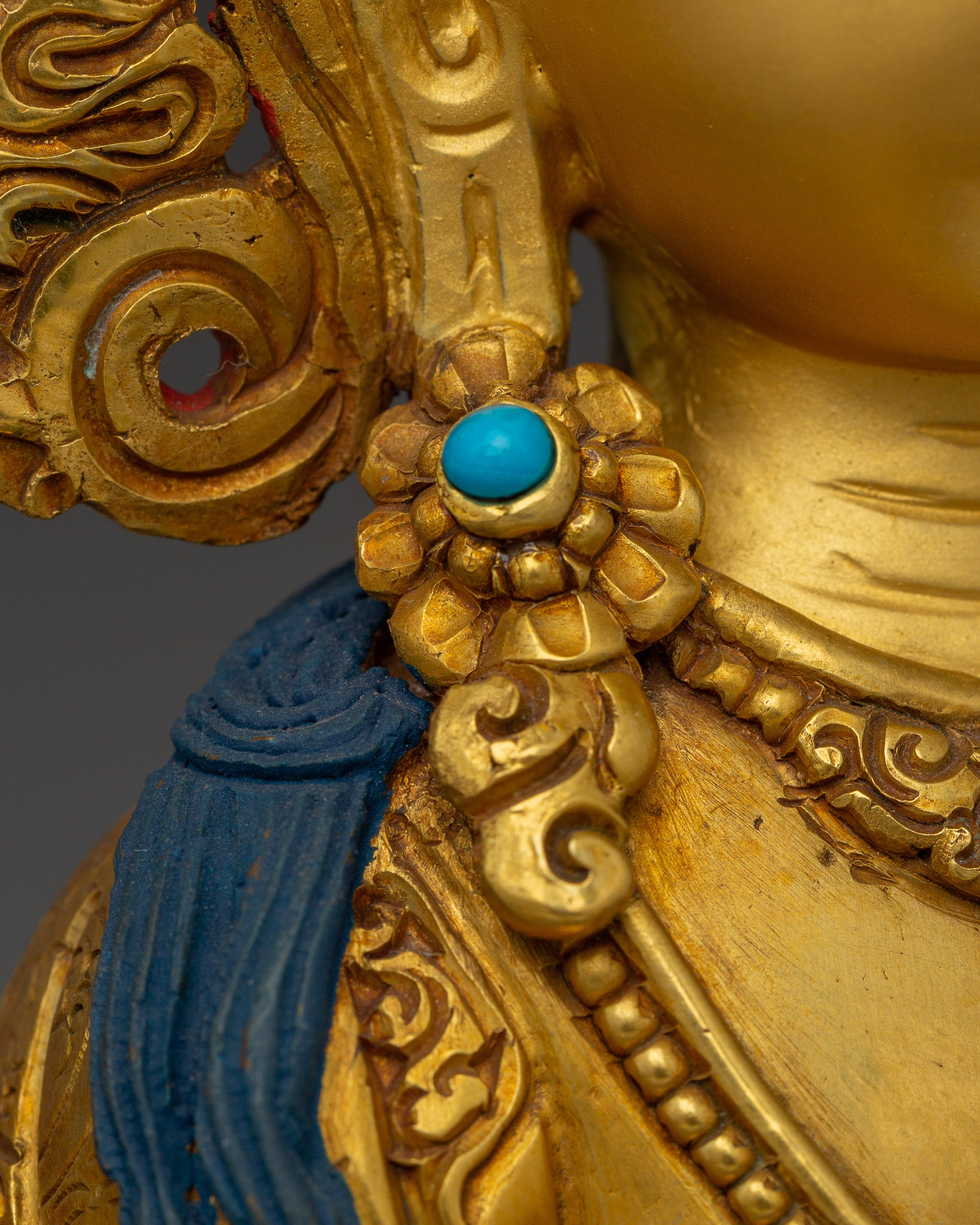 Peaceful Statue of Chenrezig | Bodhisattva of Infinite Compassion