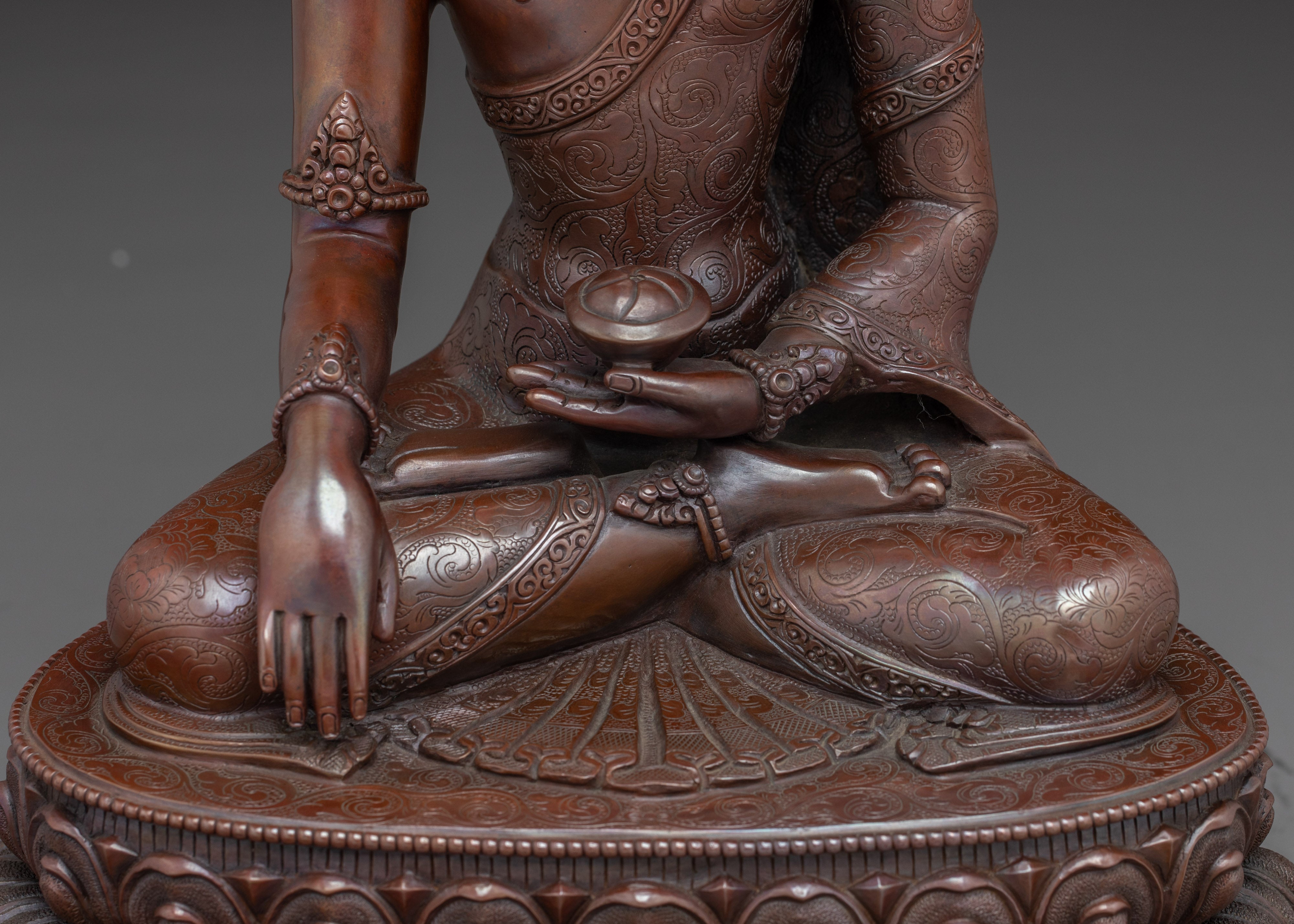 Statue of Crowned Shakyamuni buddha | The Founder of Buddhism