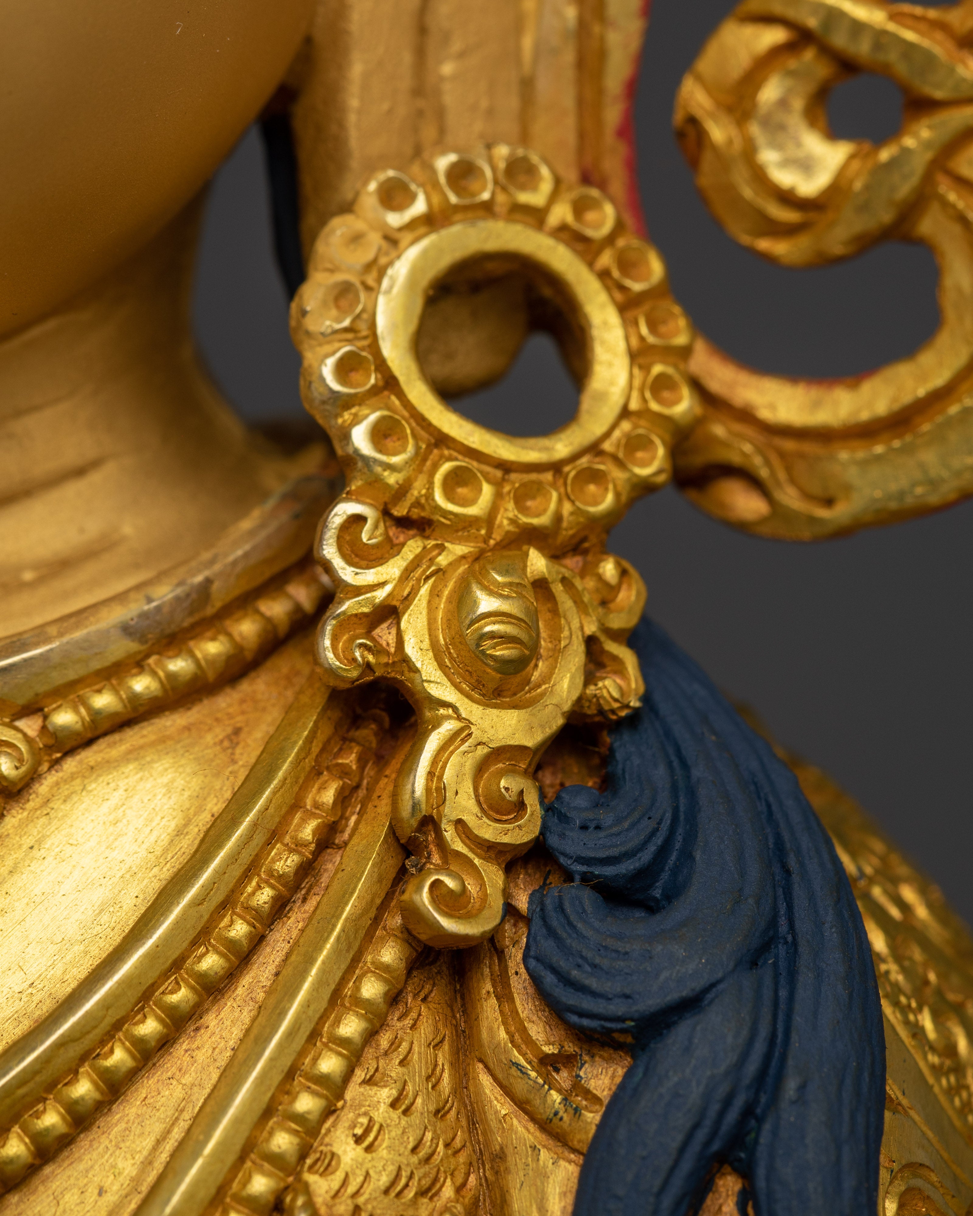Bodhisattva of Compassion Chenrezig Figurine | The one who looks with unwavering eye