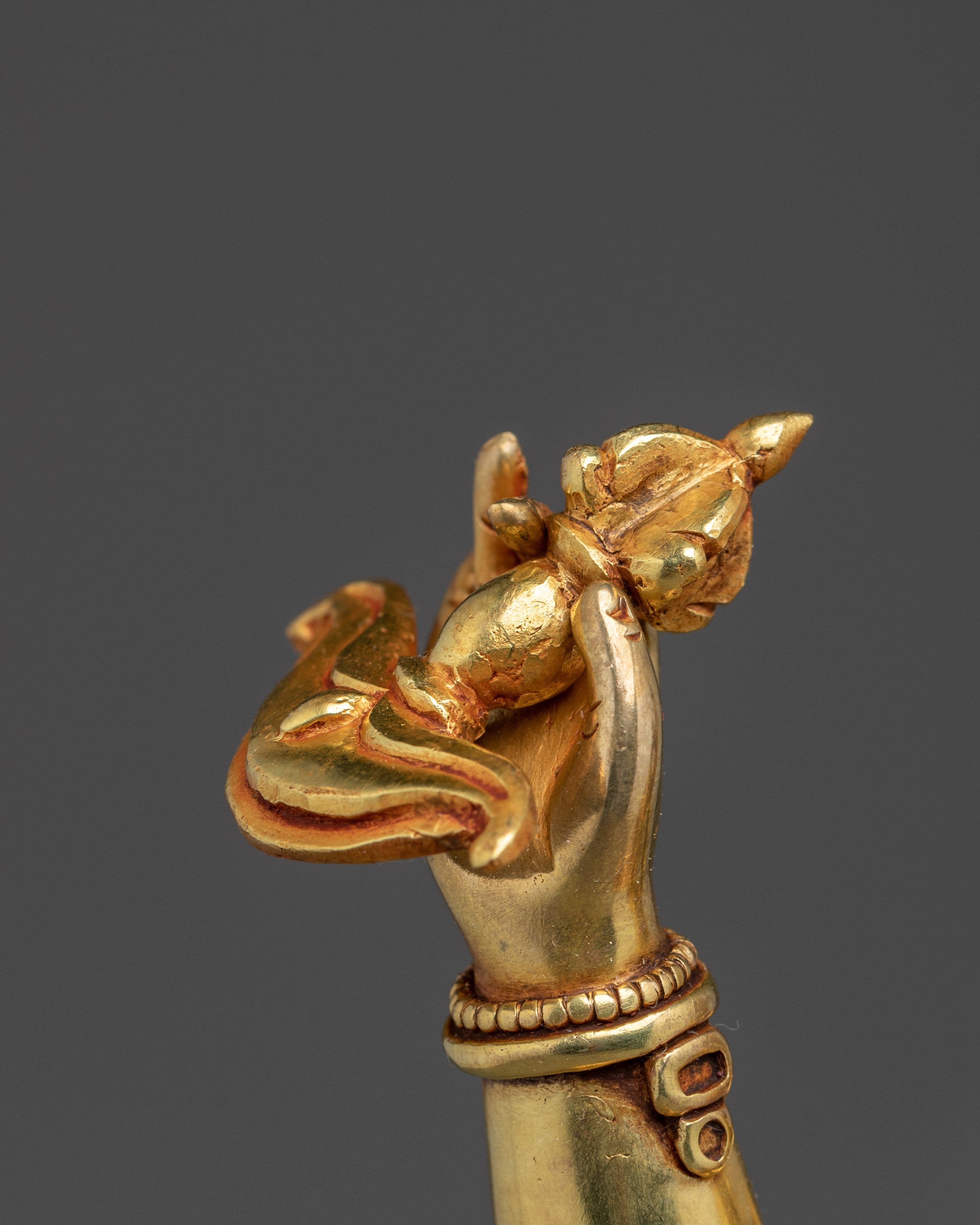 Dorje Phagmo Statue: Tibetan Buddhist Deity