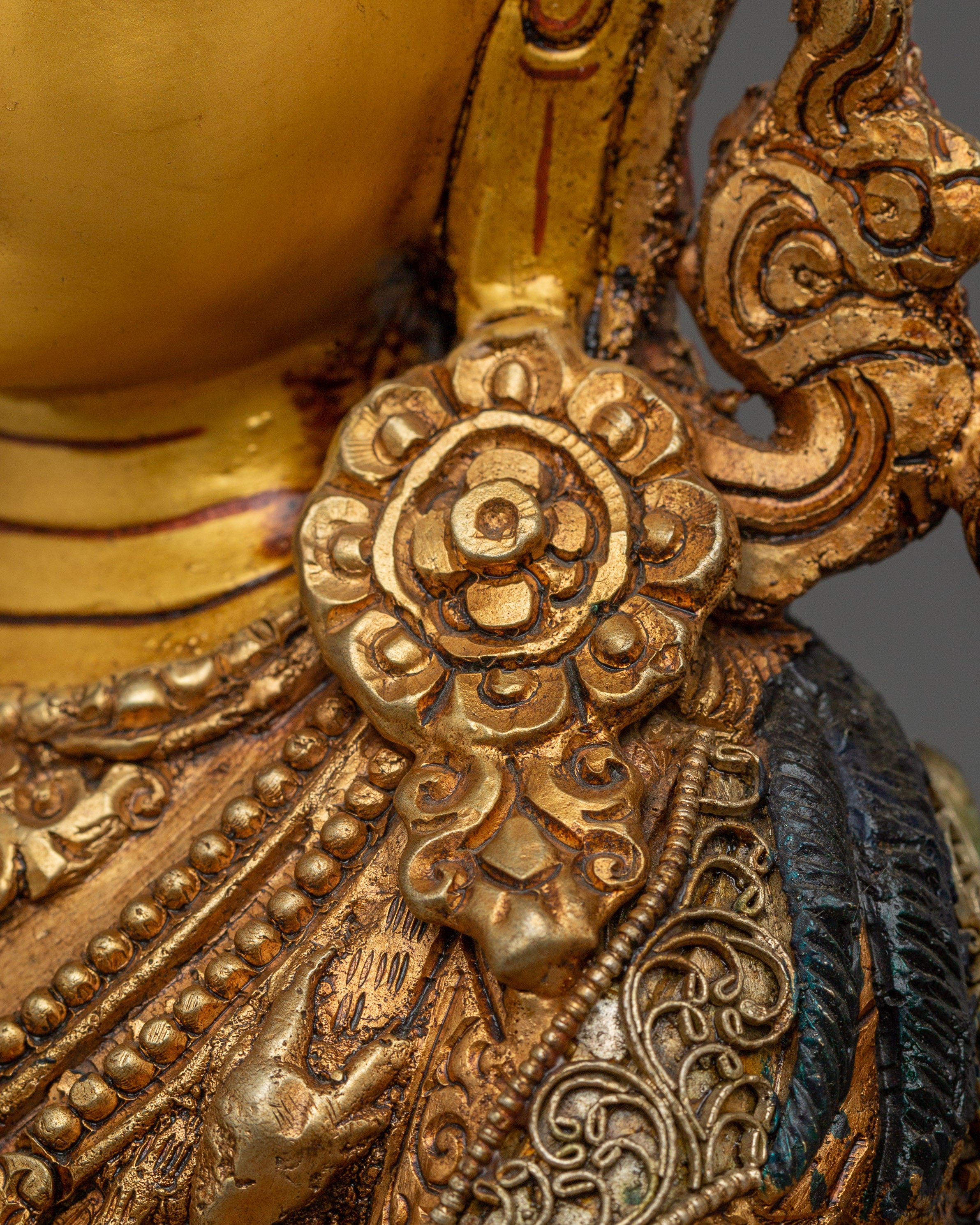 Spiritual Guardian Chenrezig Statue | Sacred Buddhist Art
