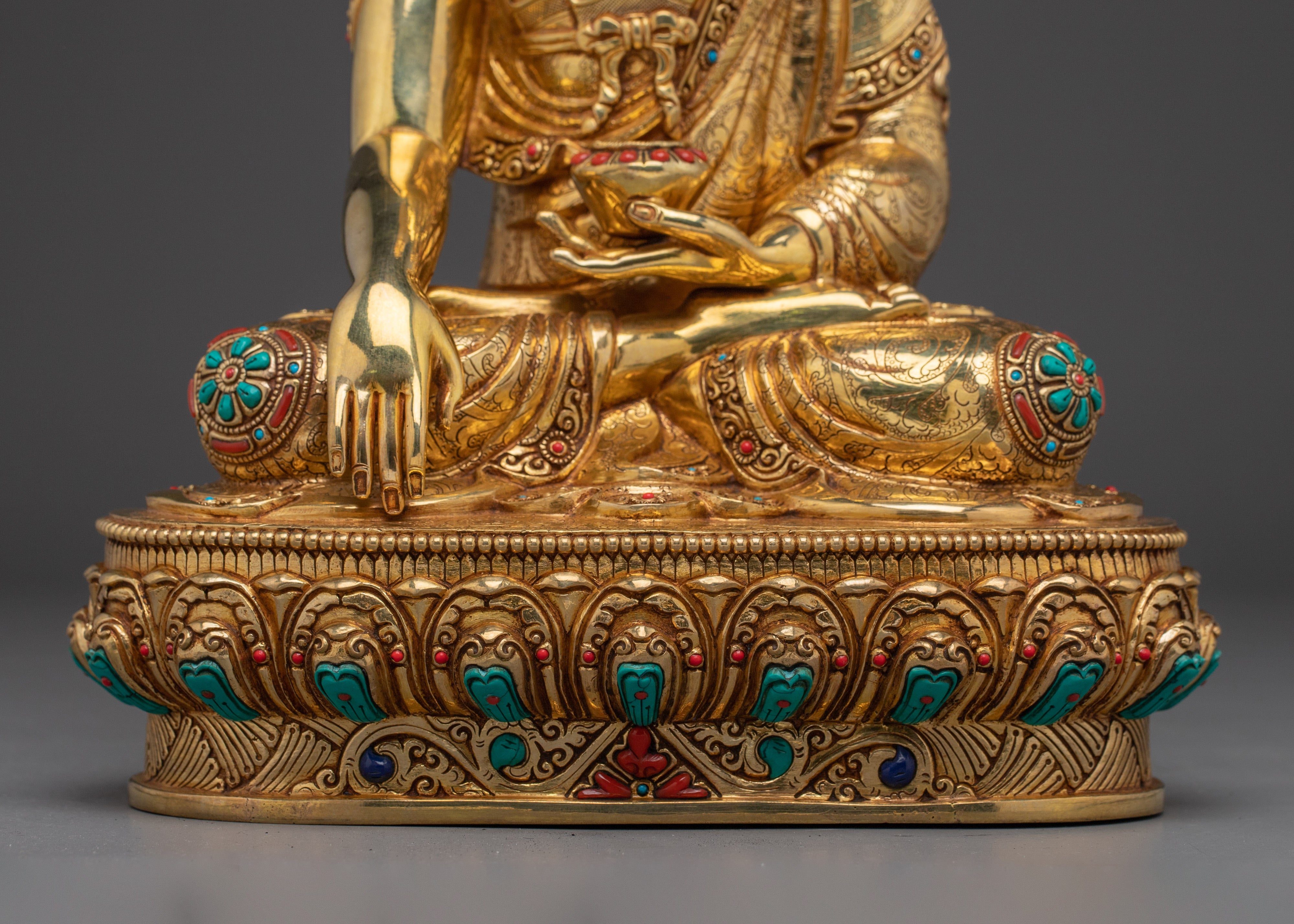 Shakyamuni Buddha Statue: The Sage of Shakyas