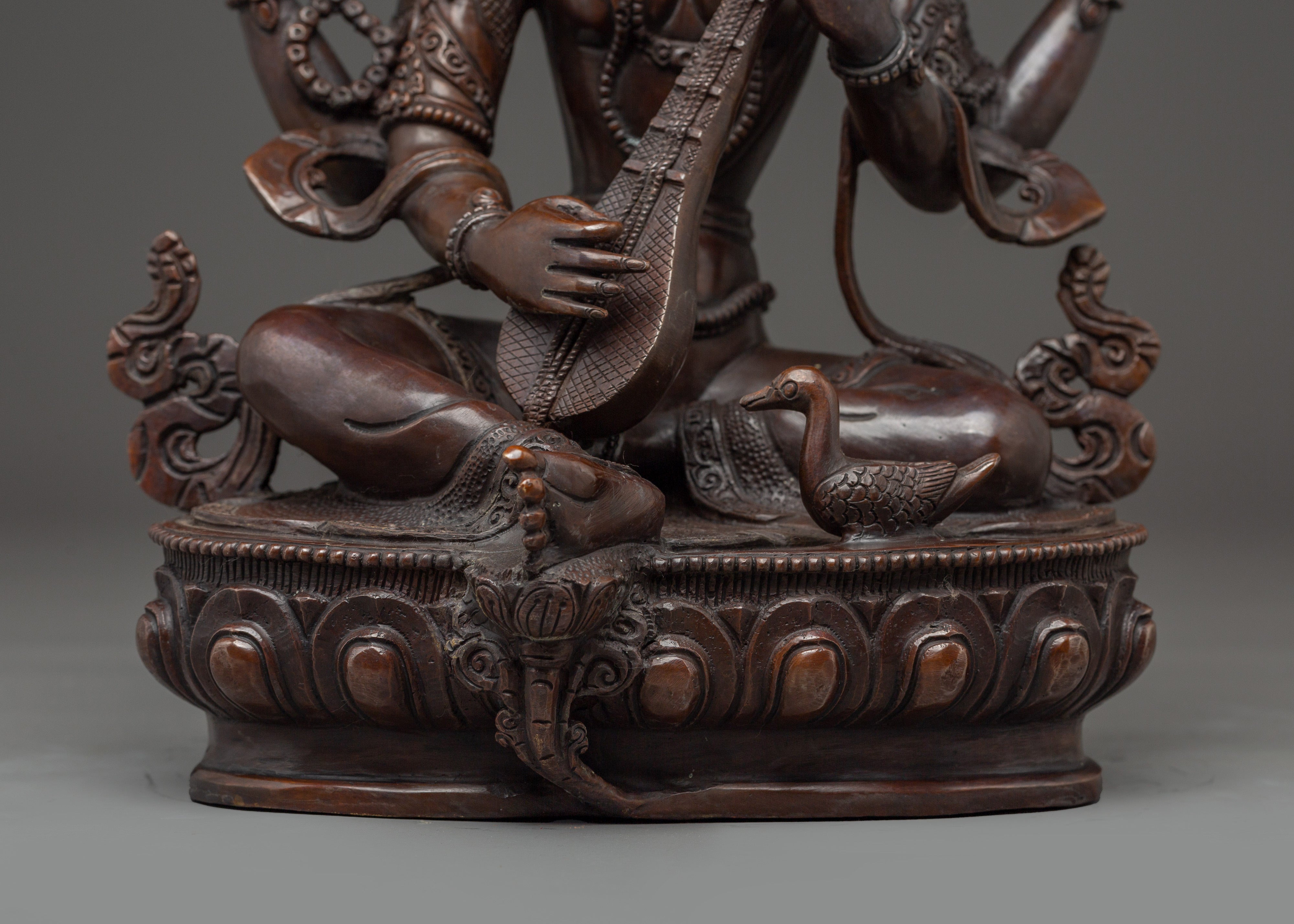 Saraswati Statue: Goddess of Wisdom