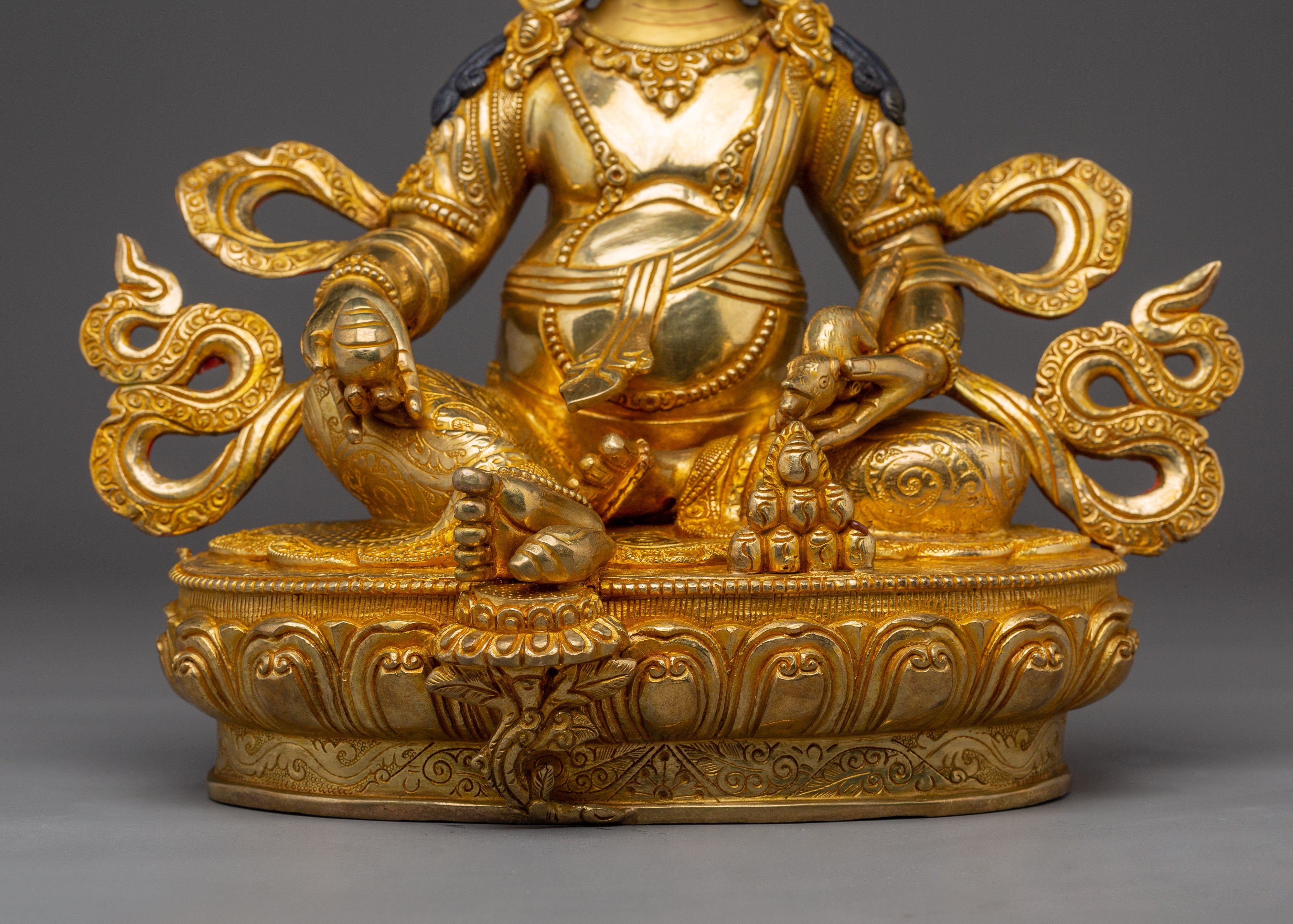 Dzambhala Statue: Deity of Wealth