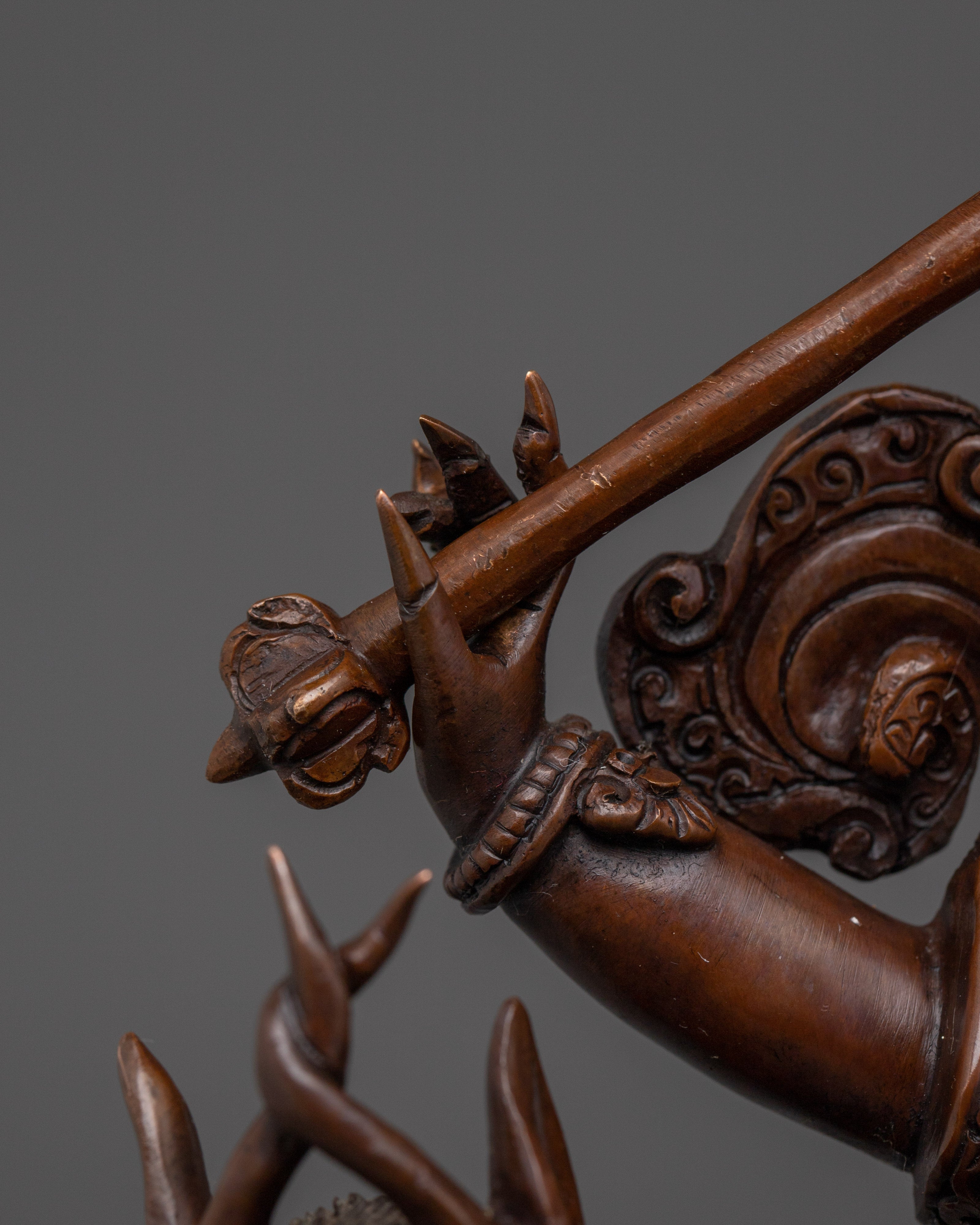 Garwa Nagpo Damchen Statue: Buddhist Worldly Protector