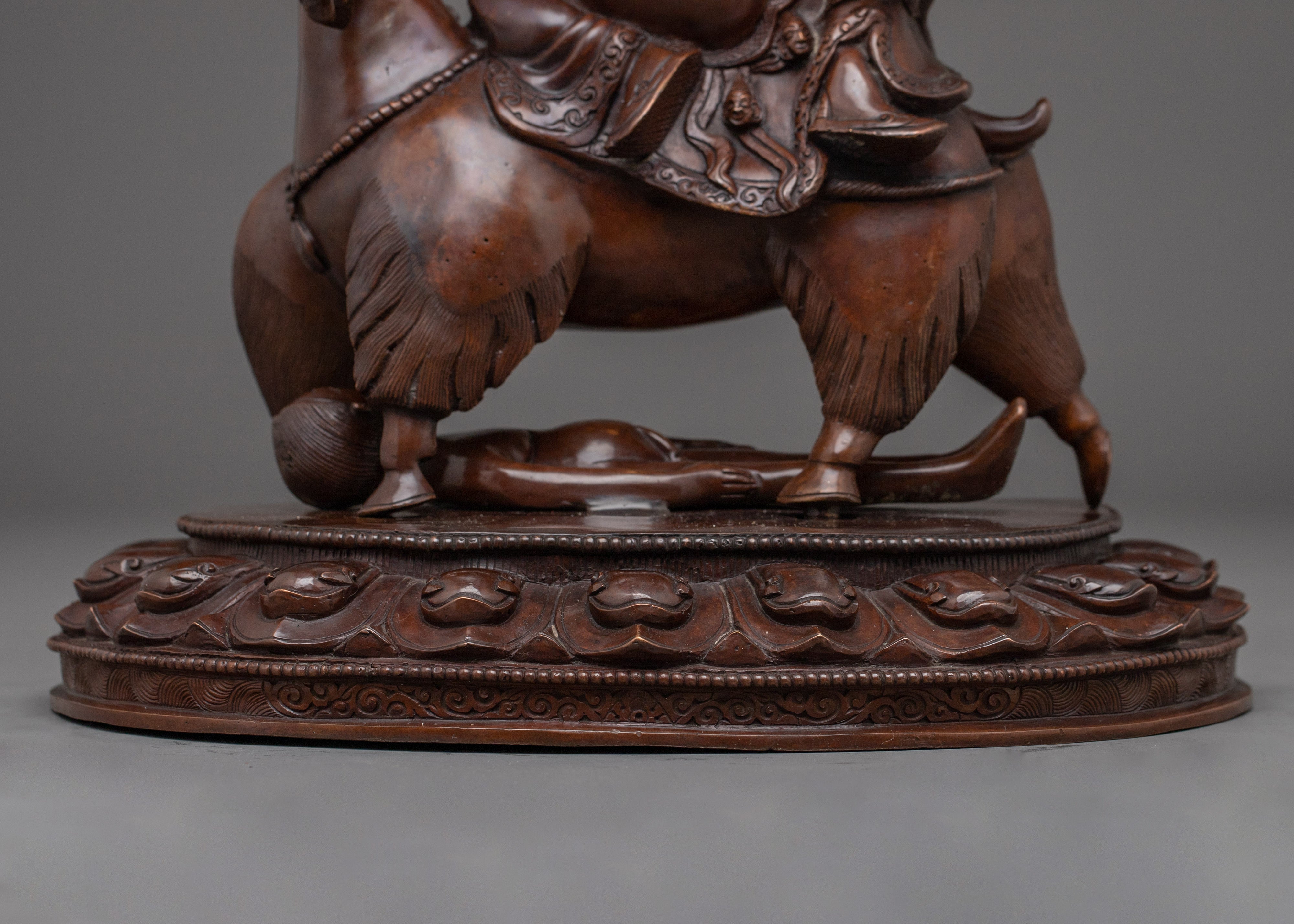 Garwa Nagpo Damchen Statue: Buddhist Worldly Protector