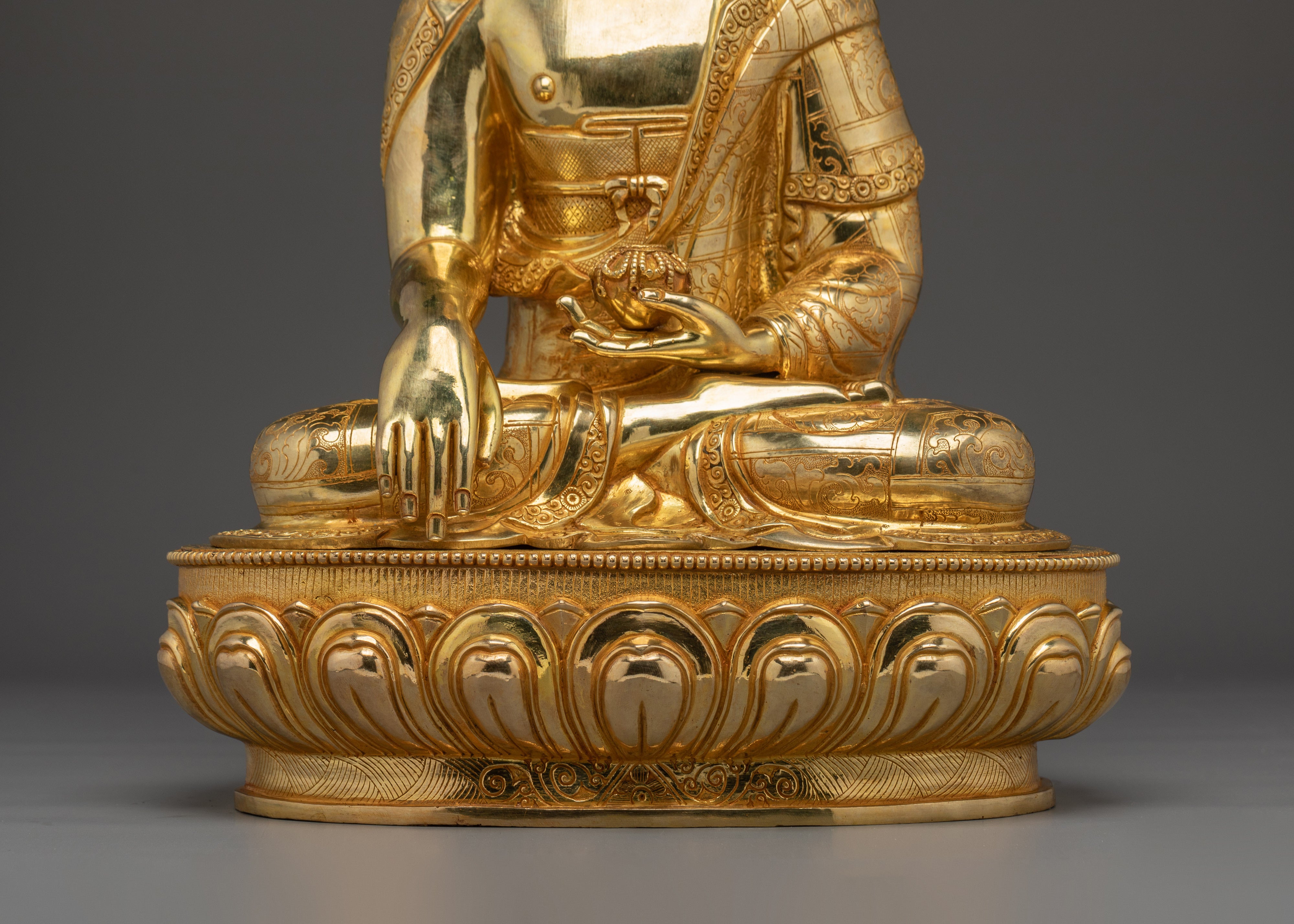 Shakyamuni Buddha 24K Gold Gilded Copper Statue | Symbol of Enlightenment and Peace