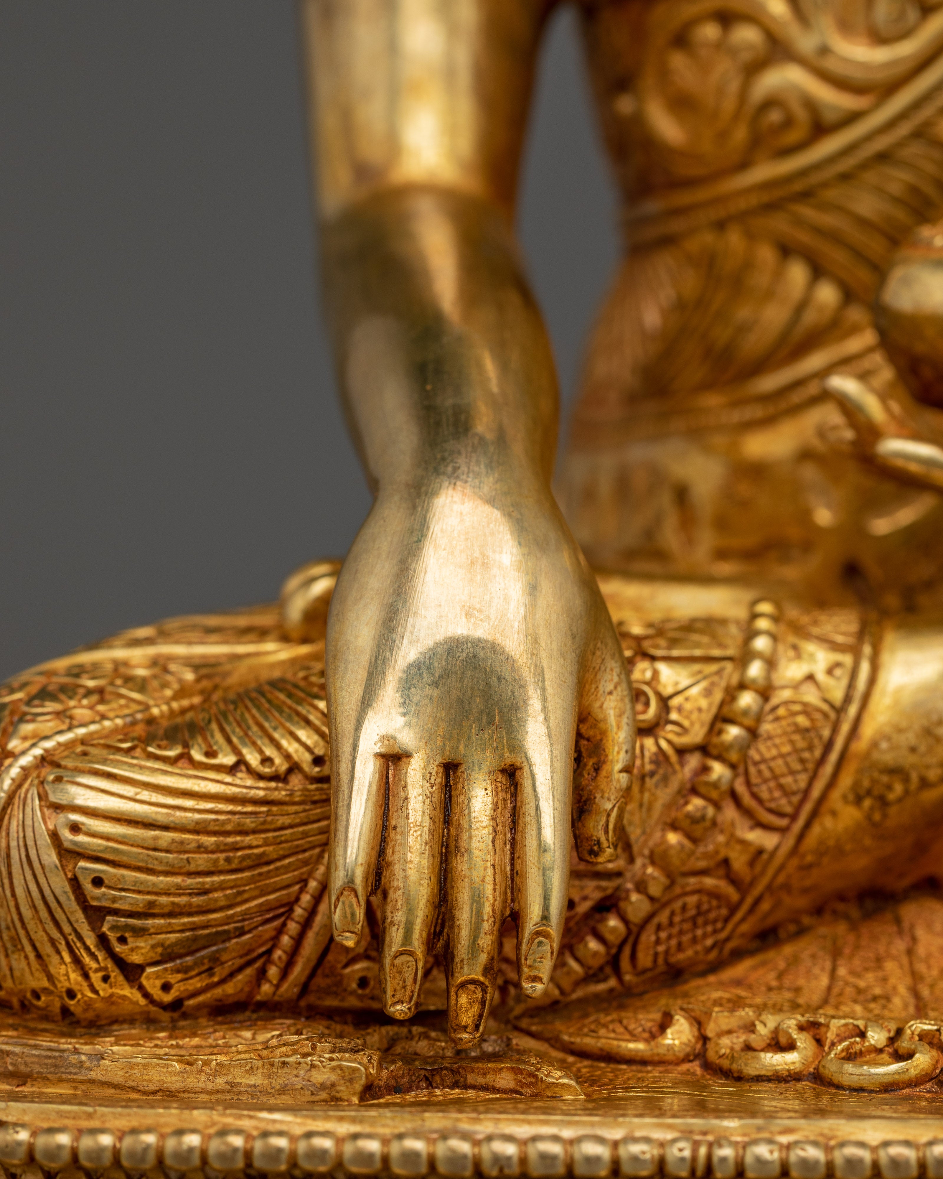 Shakyamuni Buddha 24K Gold Gilded | Symbol of Enlightenment and Spiritual Peace