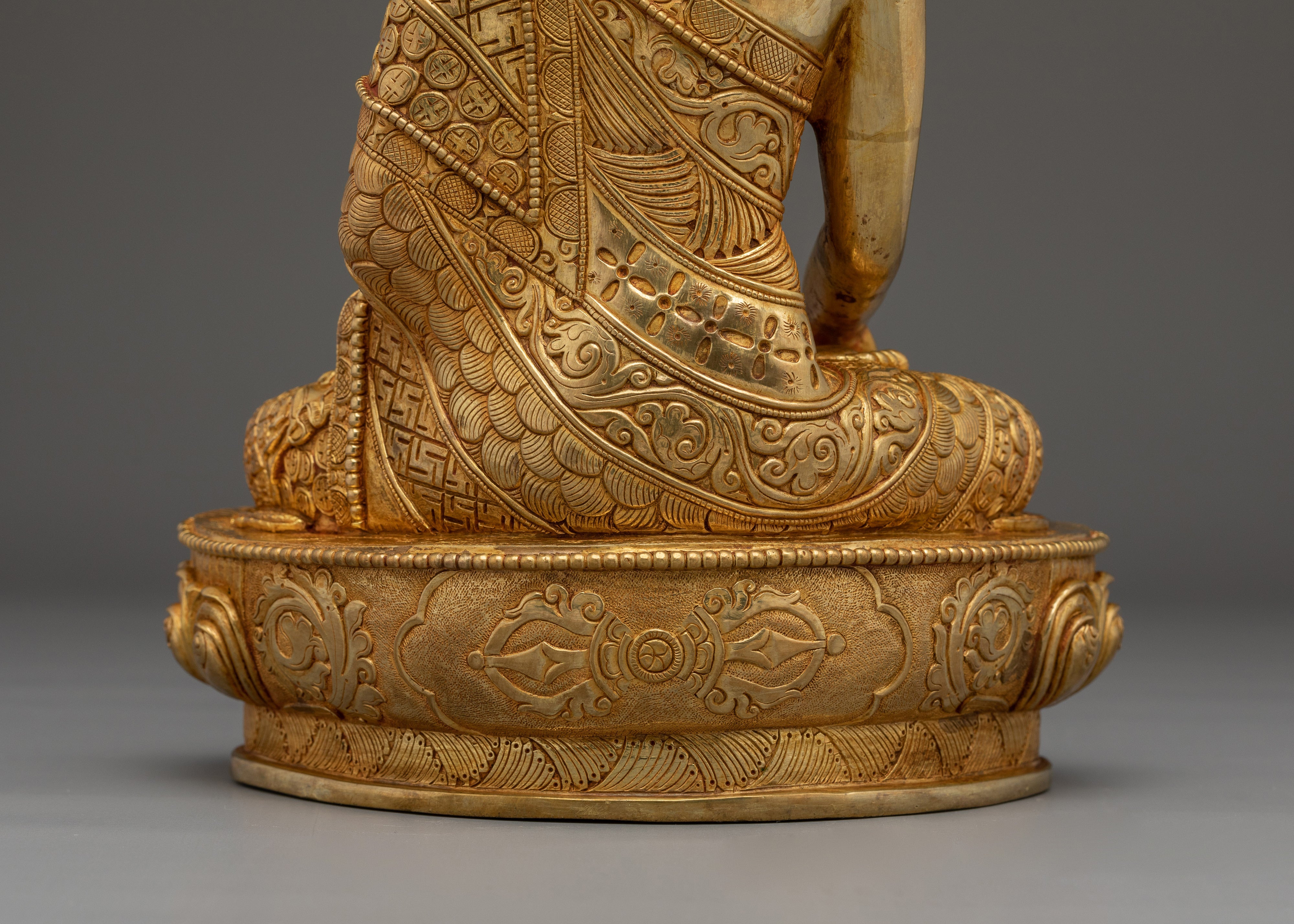 Shakyamuni Buddha 24K Gold Gilded | Symbol of Enlightenment and Spiritual Peace