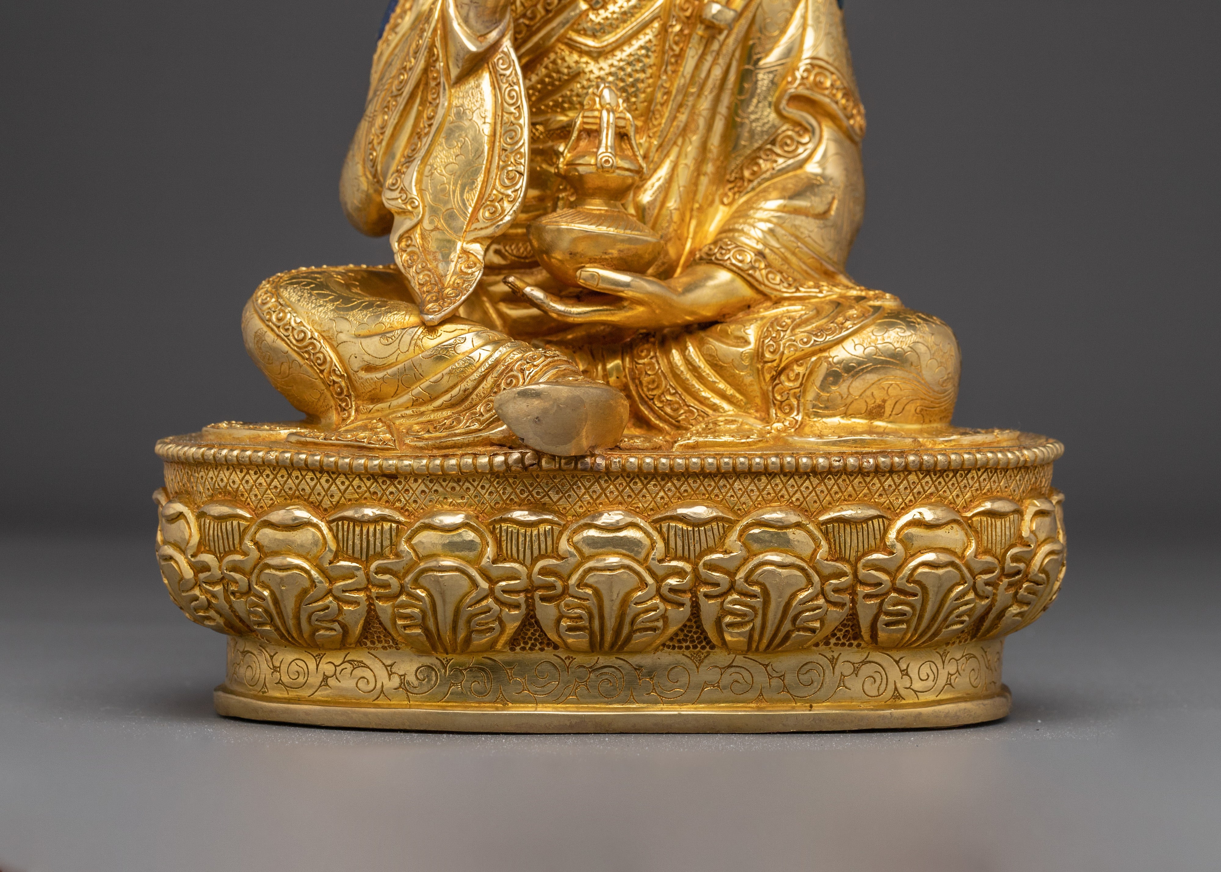 Guru Tsokye Dorje Statue: Peaceful Form of Guru Rinpoche