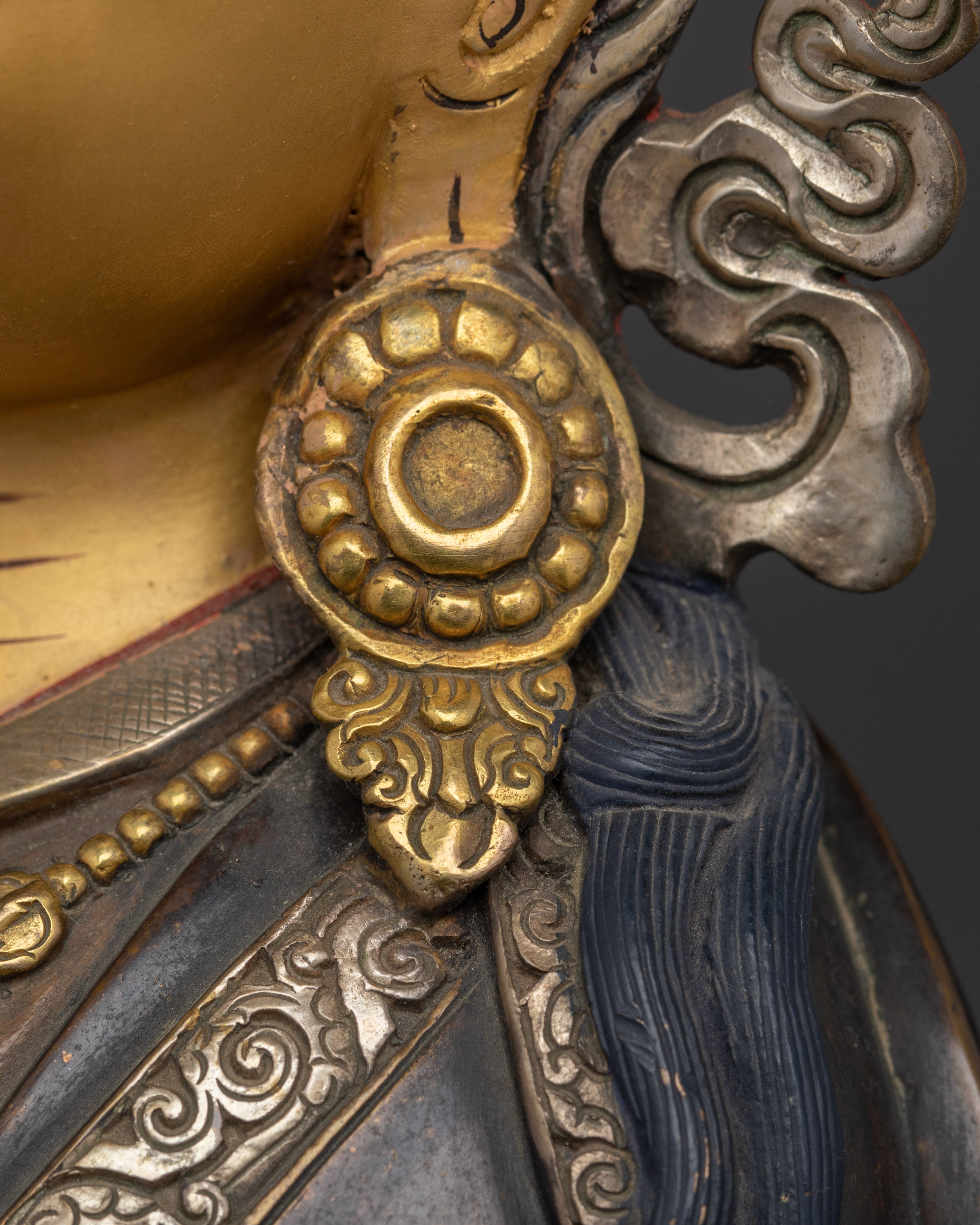 Guru Rinpoche Statue in Oxidized Copper | Silver-Plated Padmasambhava Deity