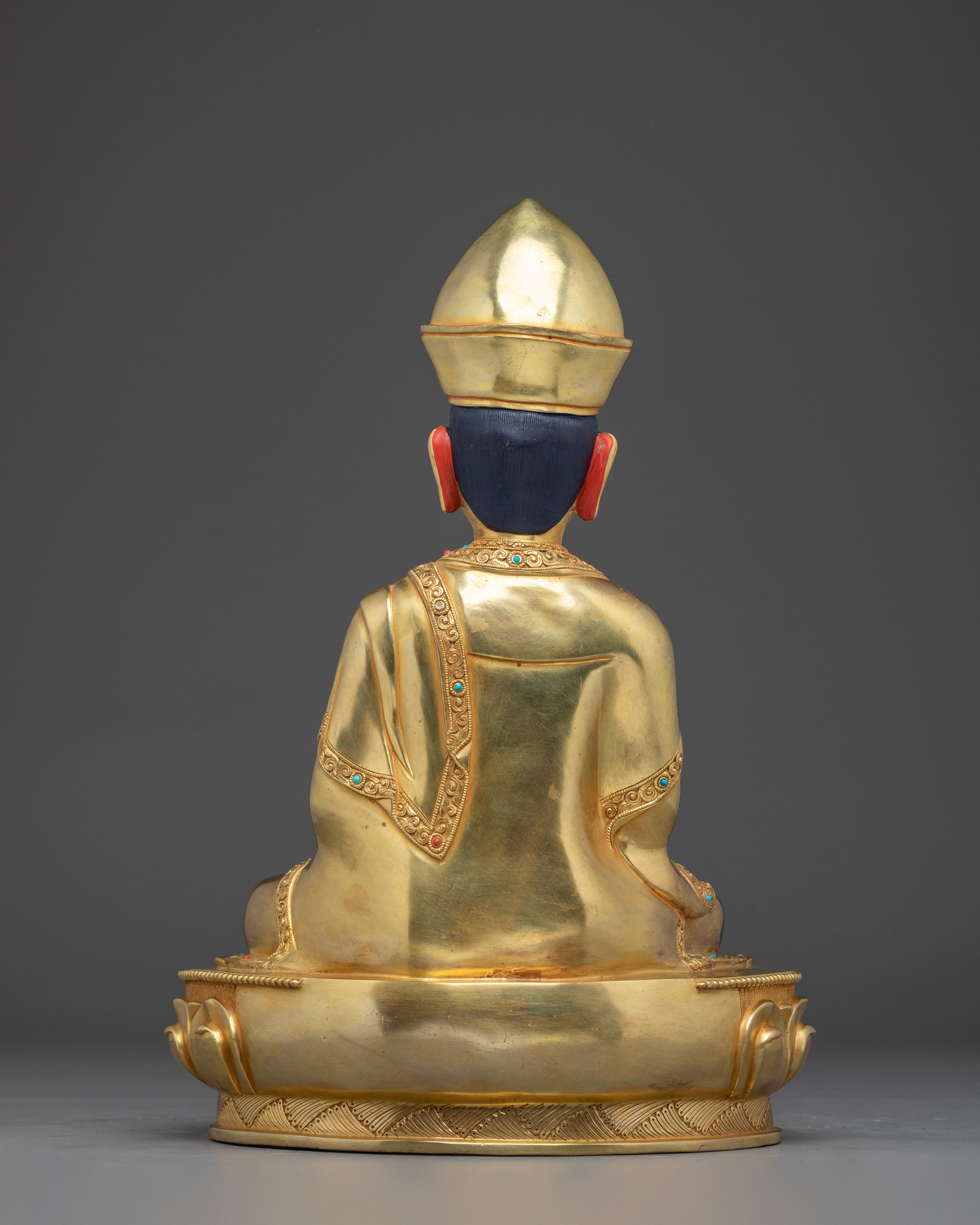 Karmapa Statue: Head of Karma Kagyu Lineage