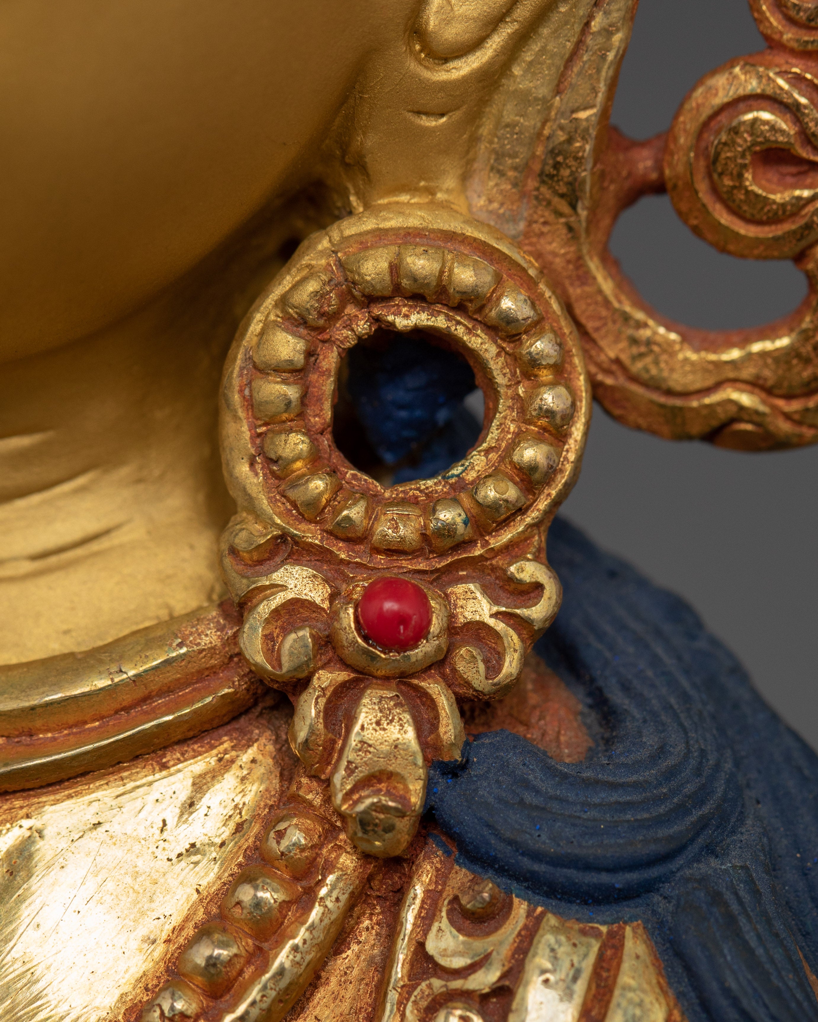 Chenrezig Statue: Buddhist Compassion Bodhisattva