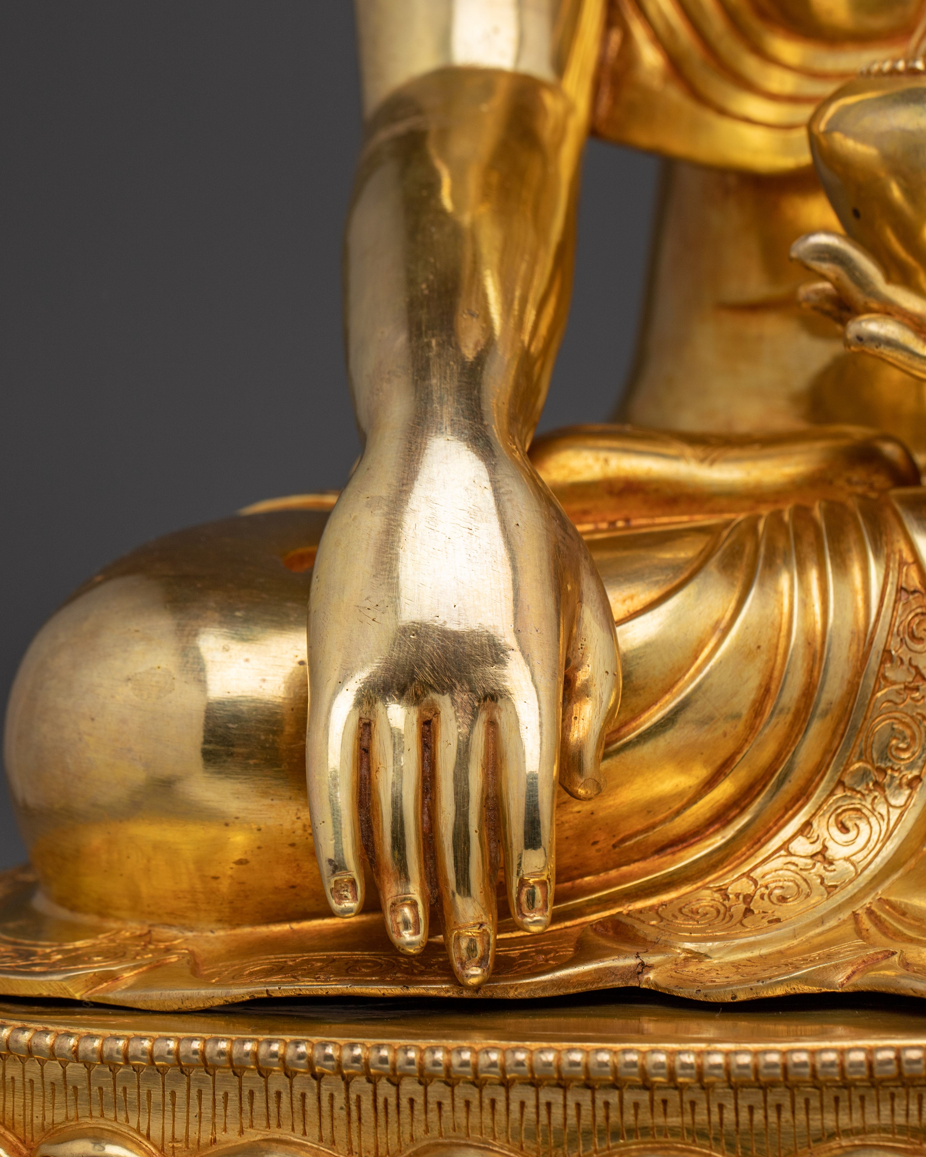 Gautama Buddha Statue: The Enlightened One