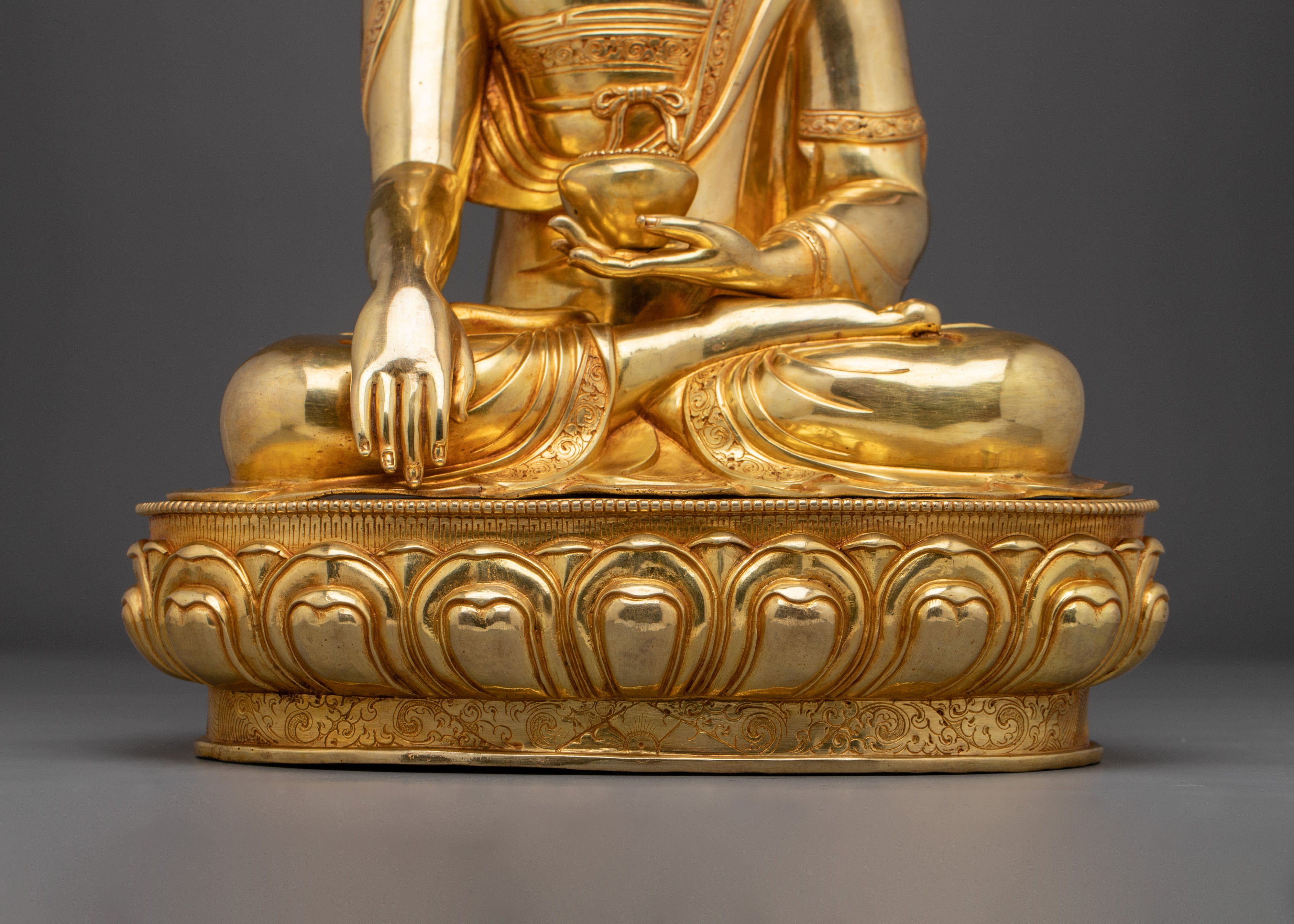 Gautama Buddha Statue: The Enlightened One
