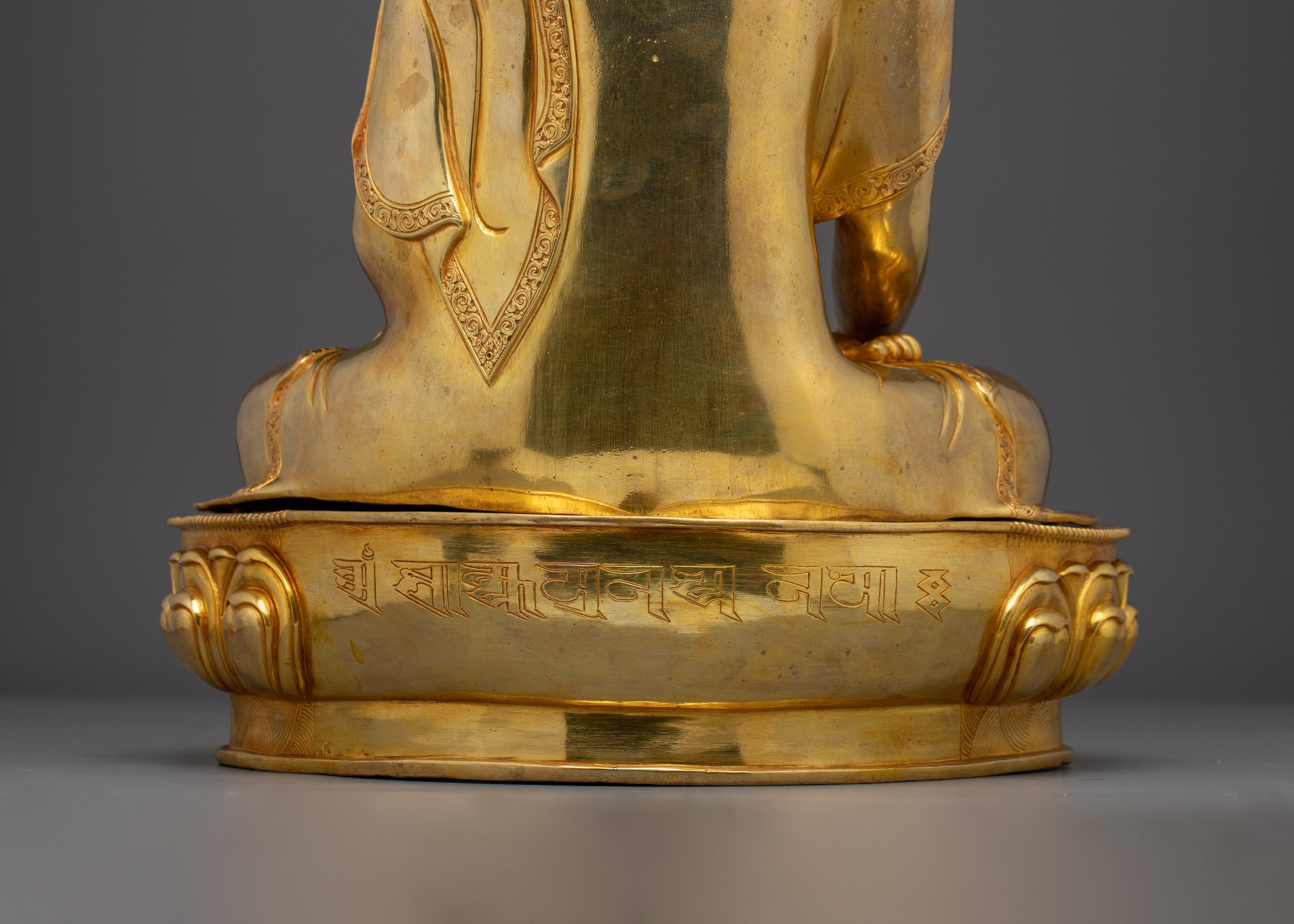 Gautama Buddha Statue: The Enlightened One