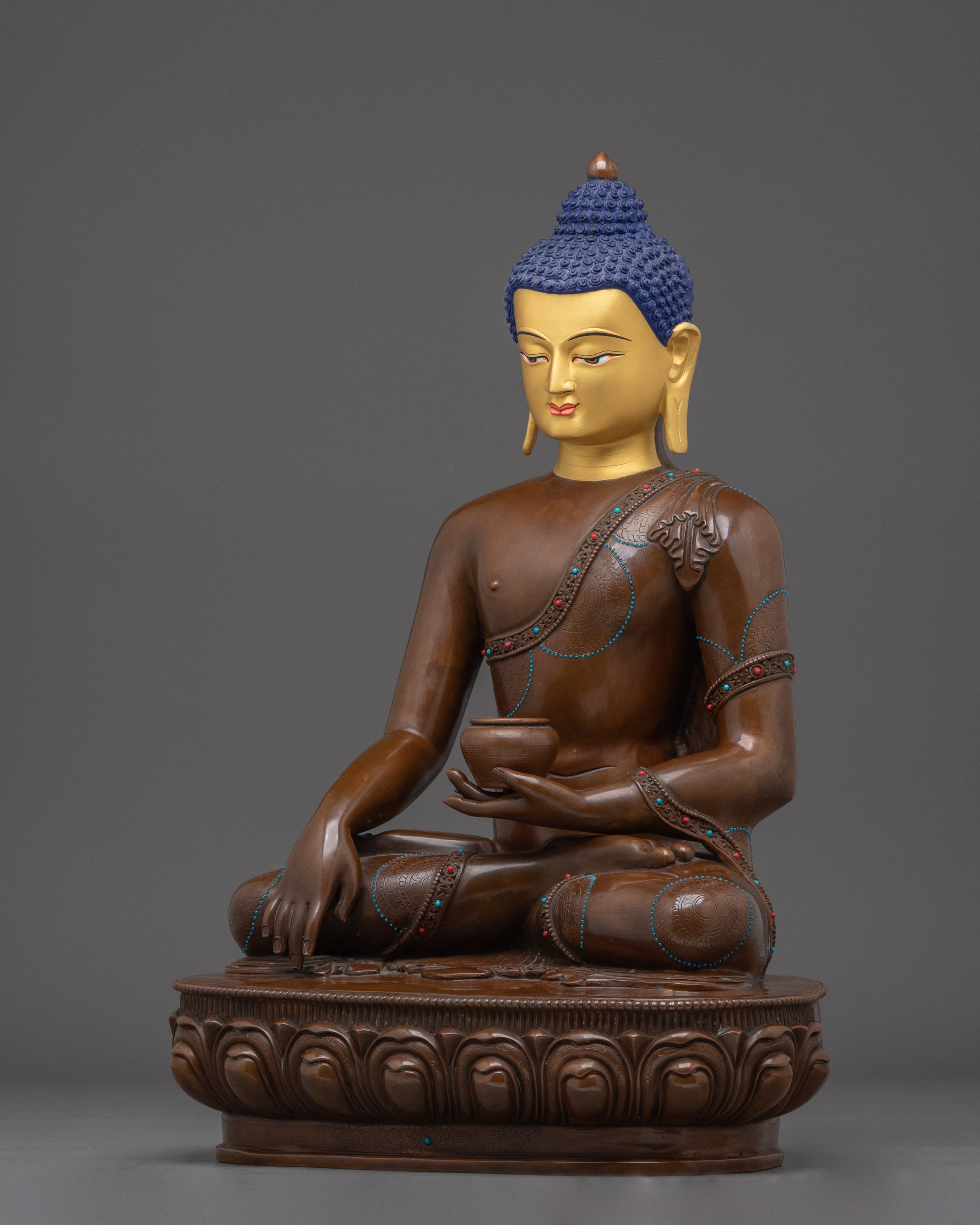Shakyamuni Statue for Enlightenment | A Symbol of Peace and Enlightenment.