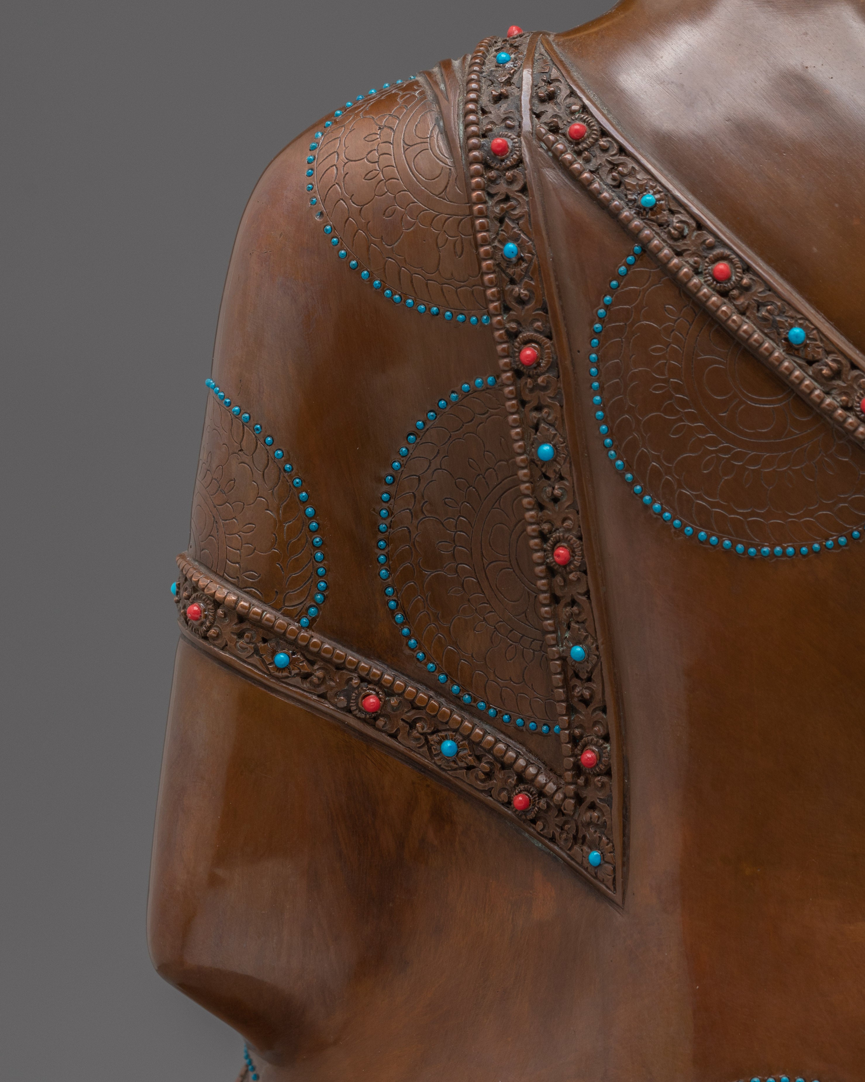 Shakyamuni Statue for Enlightenment | A Symbol of Peace and Enlightenment.