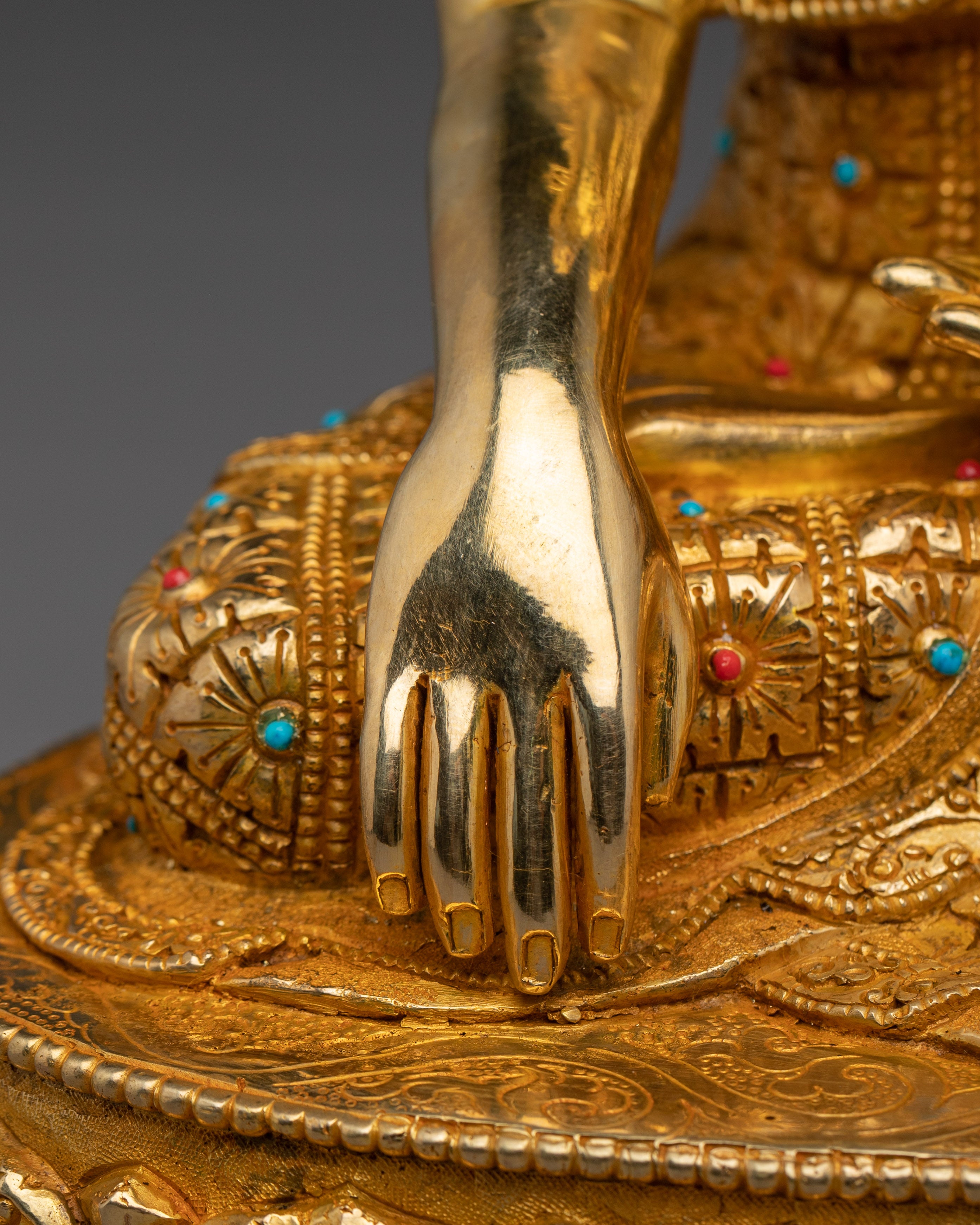 Enlightened Golden Shakyamuni Buddha Art | Mindfulness Sculpture