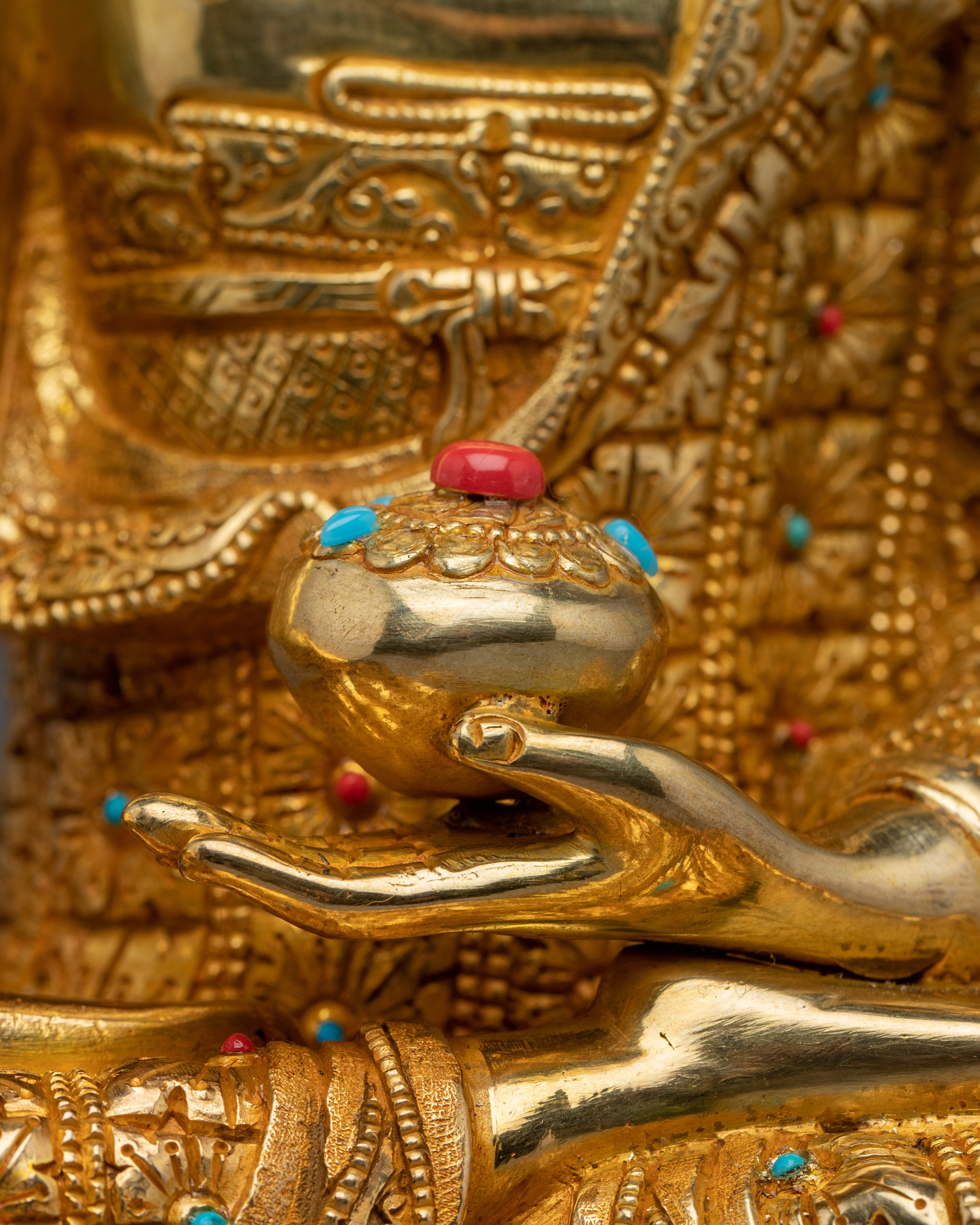 Enlightened Golden Shakyamuni Buddha Art | Mindfulness Sculpture