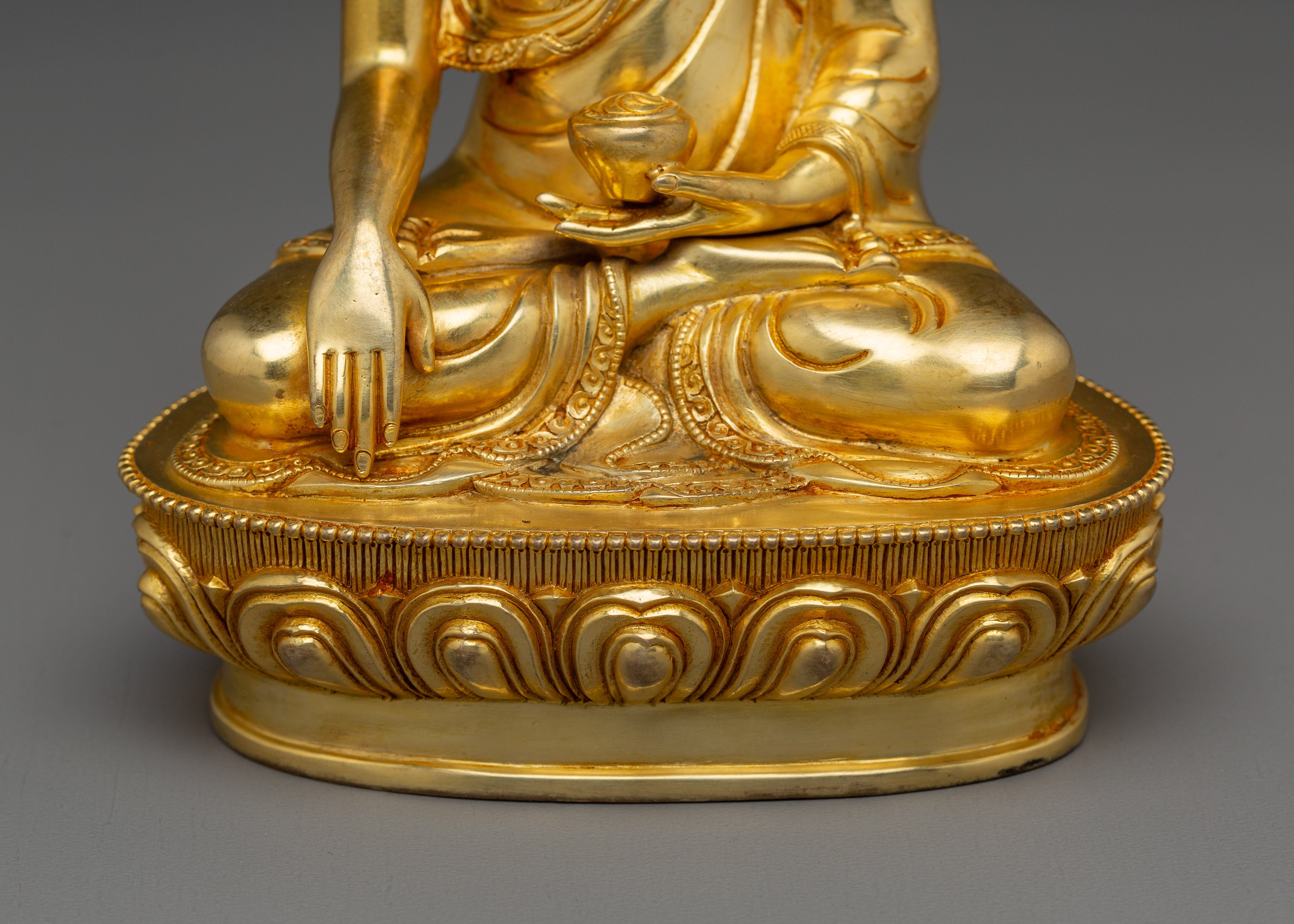 Golden Shakyamuni Buddha Sculpture | Historical Buddha