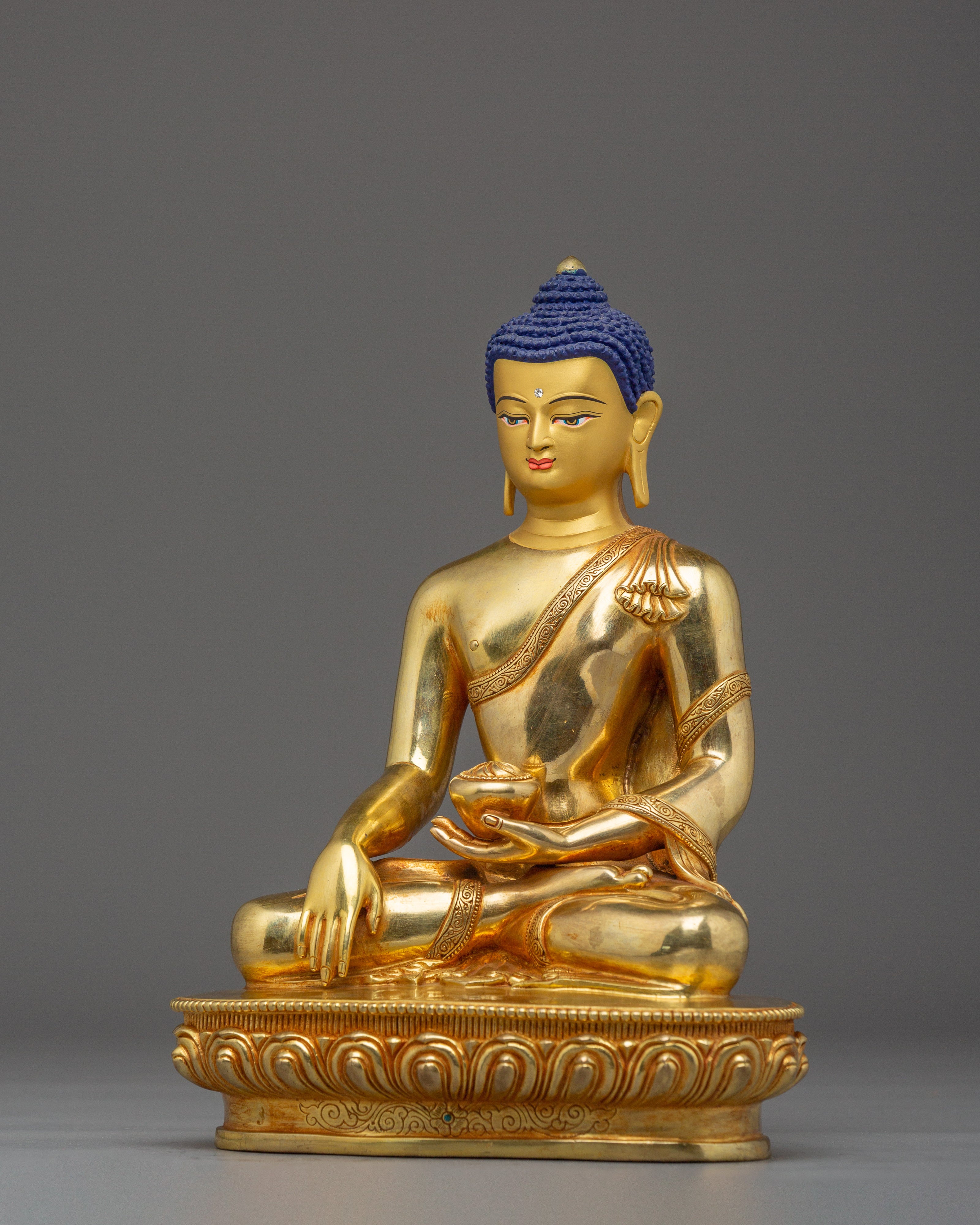 Golden Shakyamuni Buddha Statue: Dharma Decor