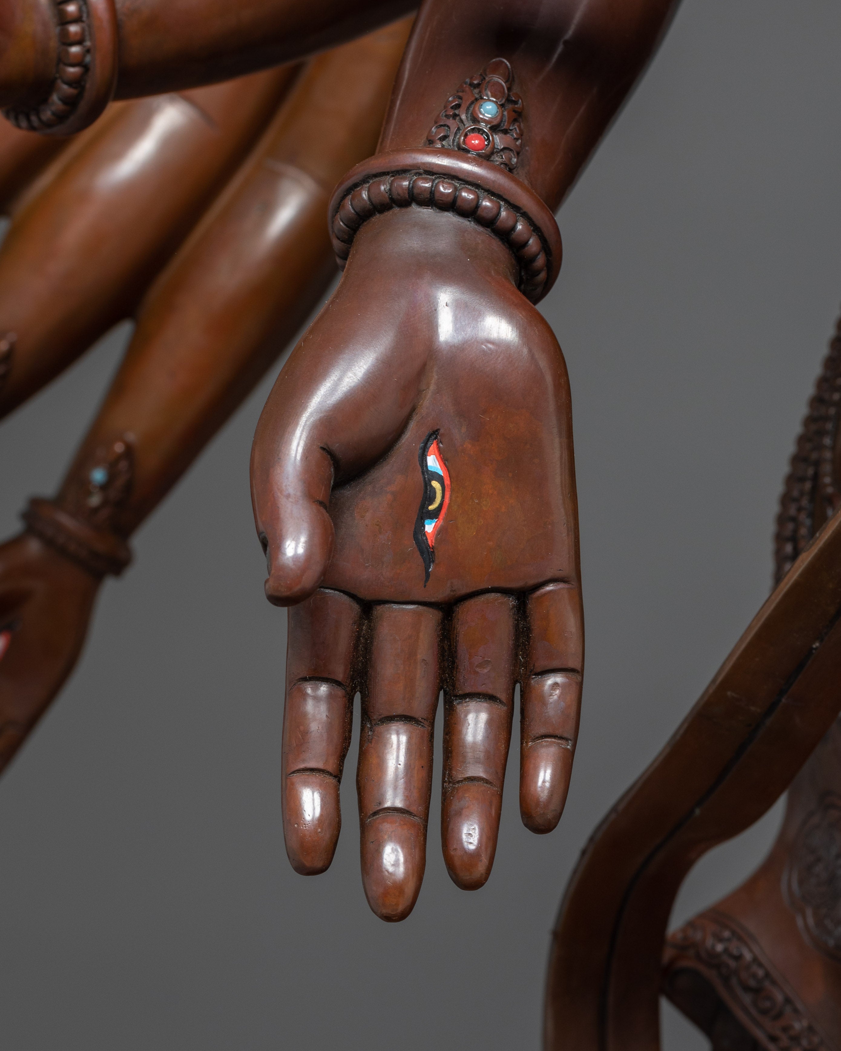 Life-Size Thousand-Armed Chenrezig Statue – Exquisite Himalayan Handmade Art