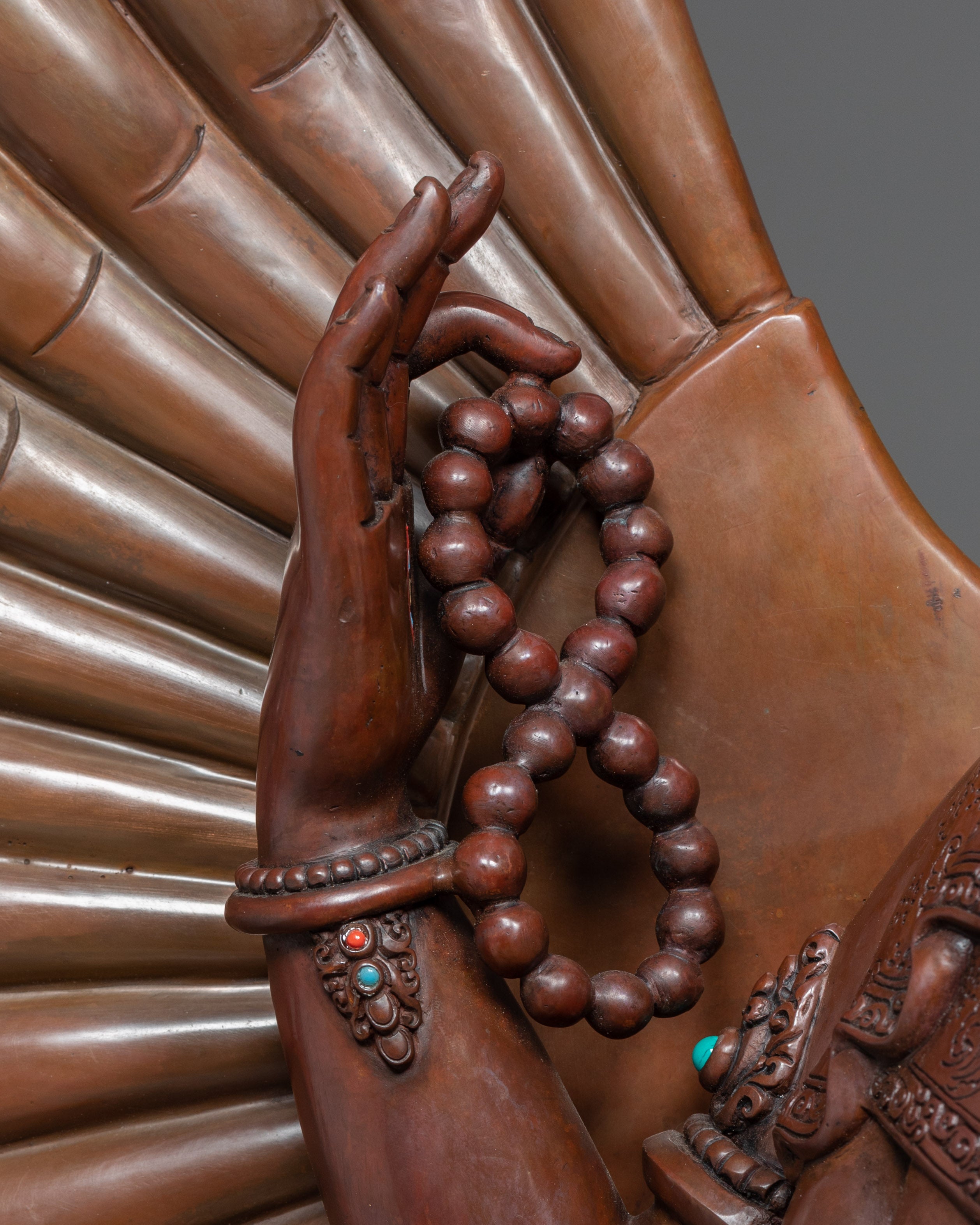 Life-Size Thousand-Armed Chenrezig Statue – Exquisite Himalayan Handmade Art