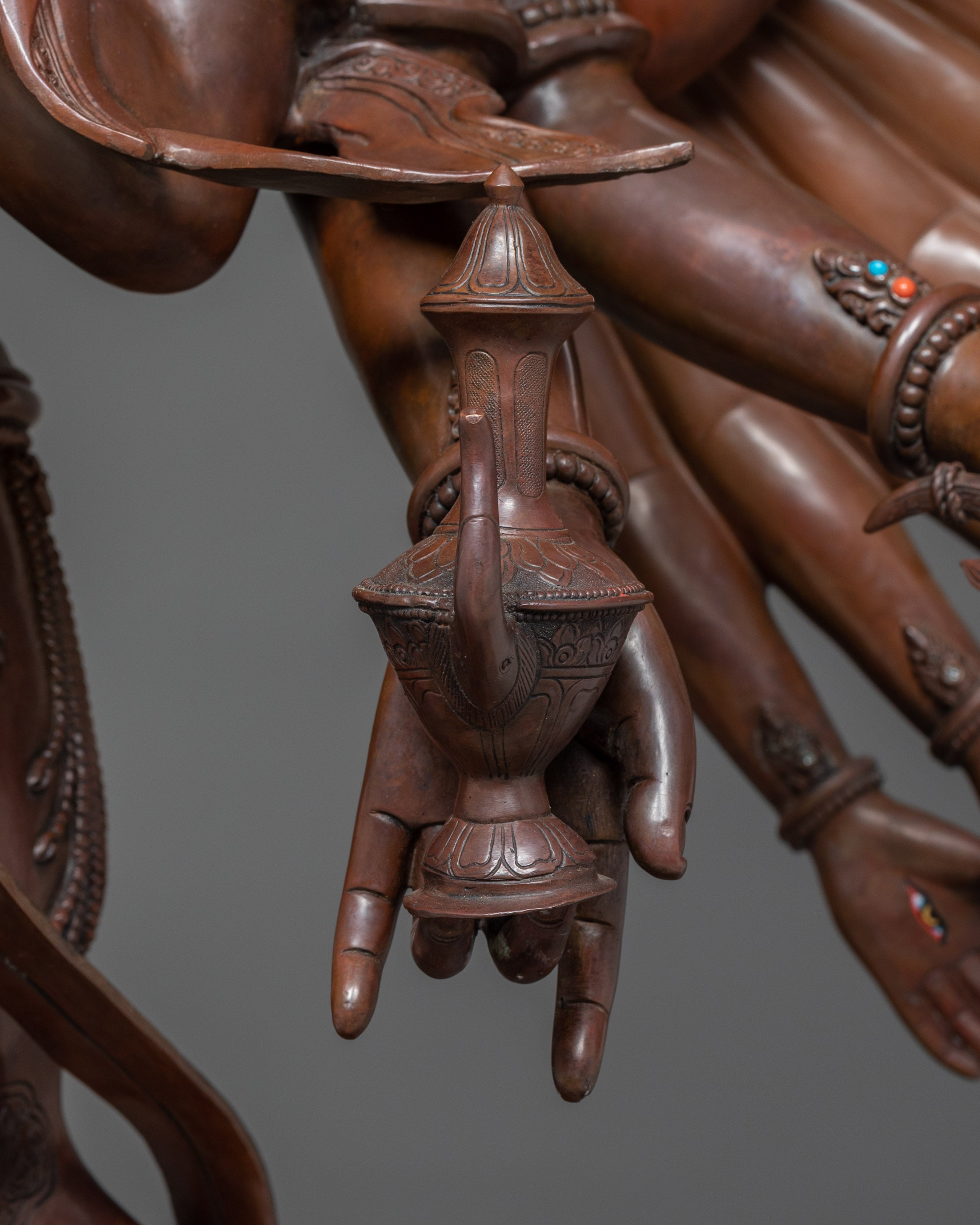 Life-Size Thousand-Armed Chenrezig Statue – Exquisite Himalayan Handmade Art