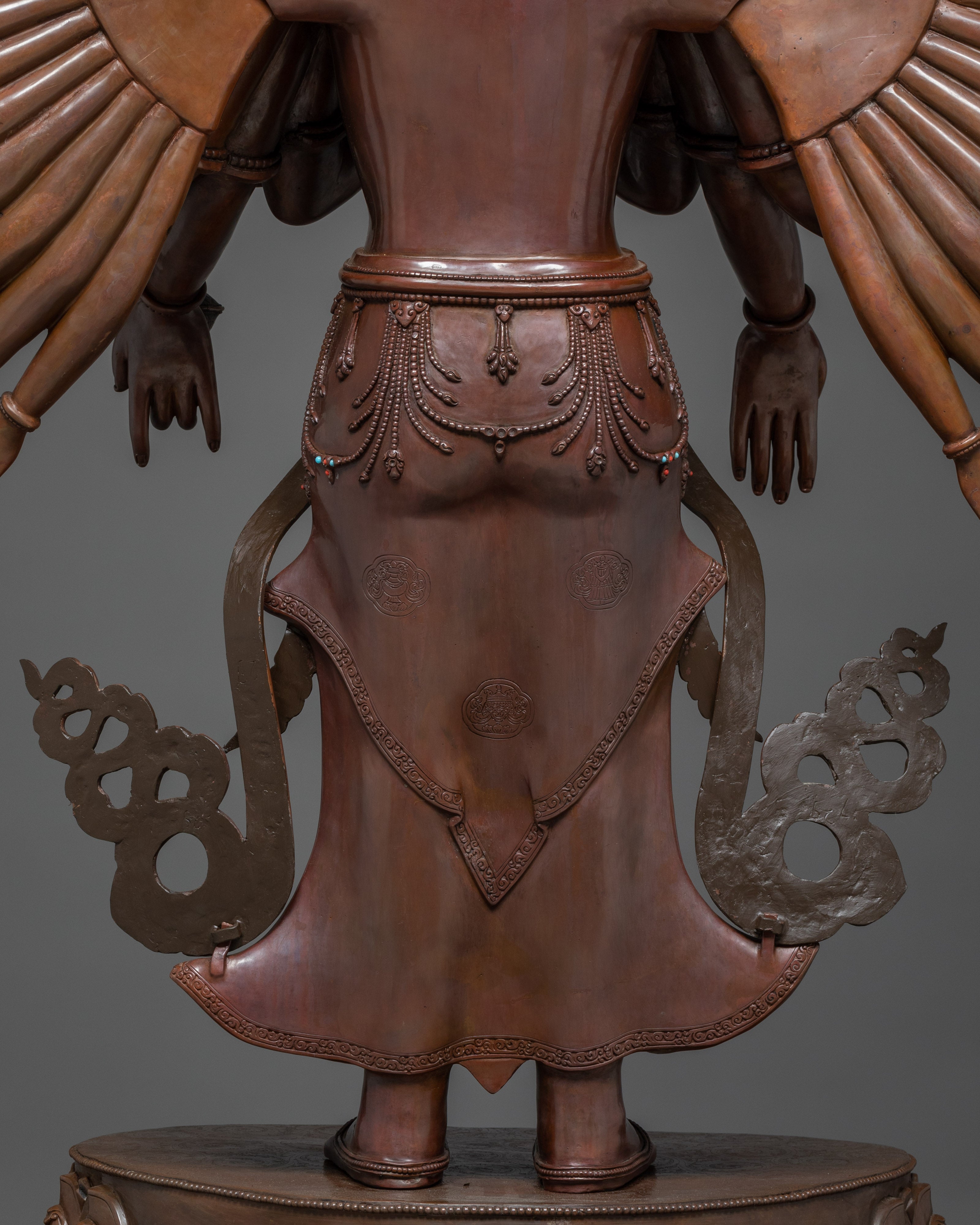 Life-Size Thousand-Armed Chenrezig Statue – Exquisite Himalayan Handmade Art
