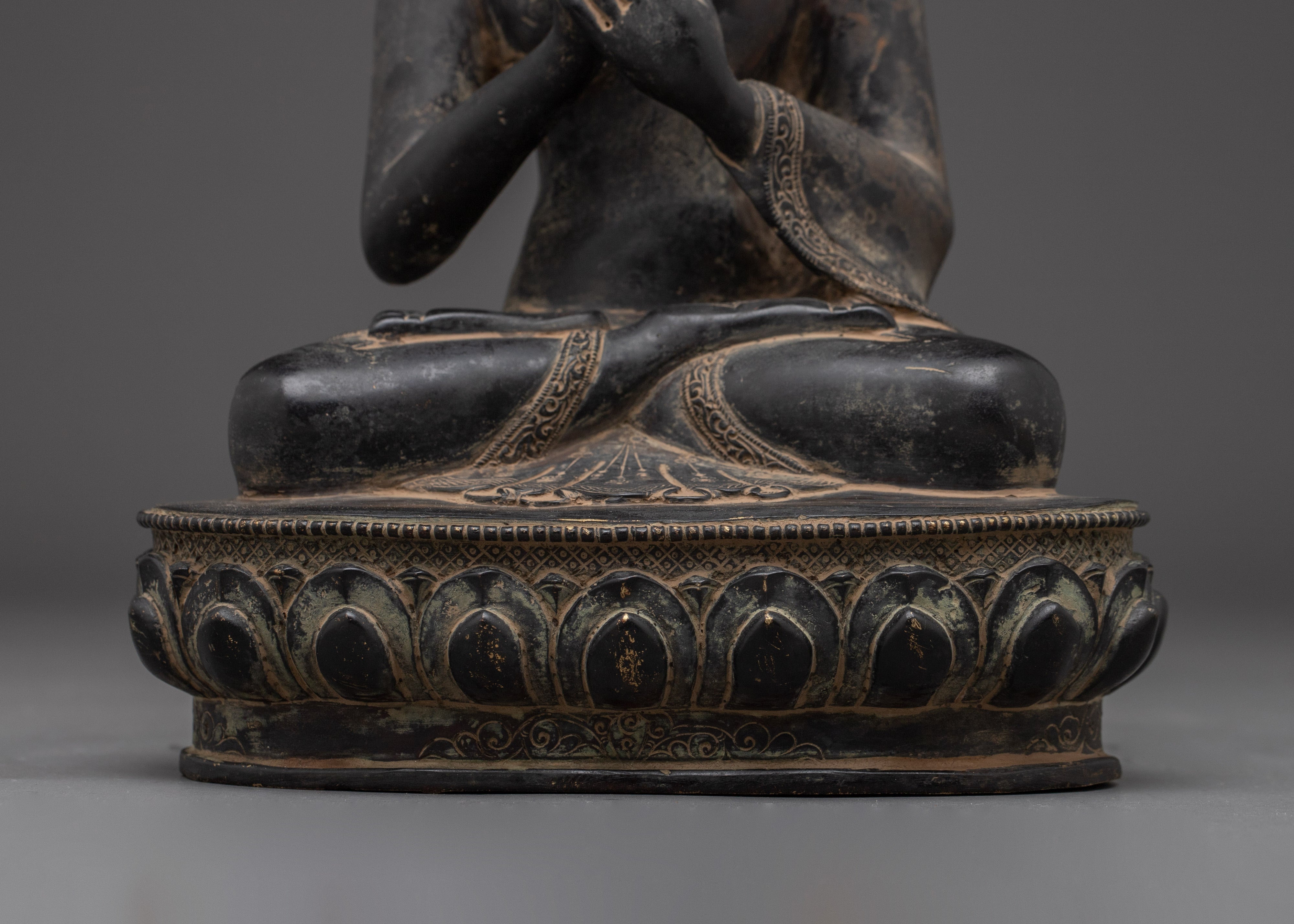 Serene Copper Vairocana Buddha Statue | Ideal for Meditation