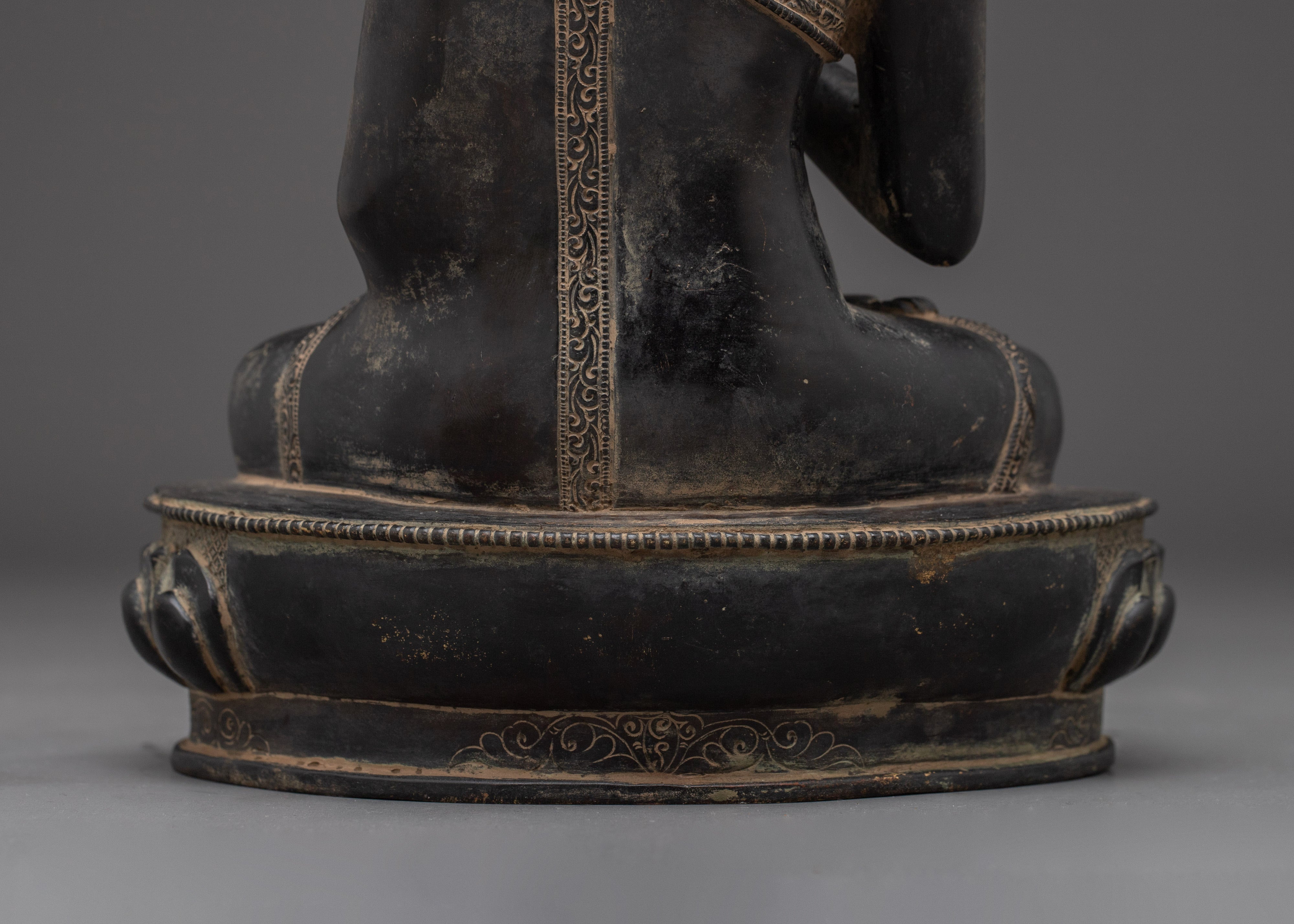 Serene Copper Vairocana Buddha Statue | Ideal for Meditation
