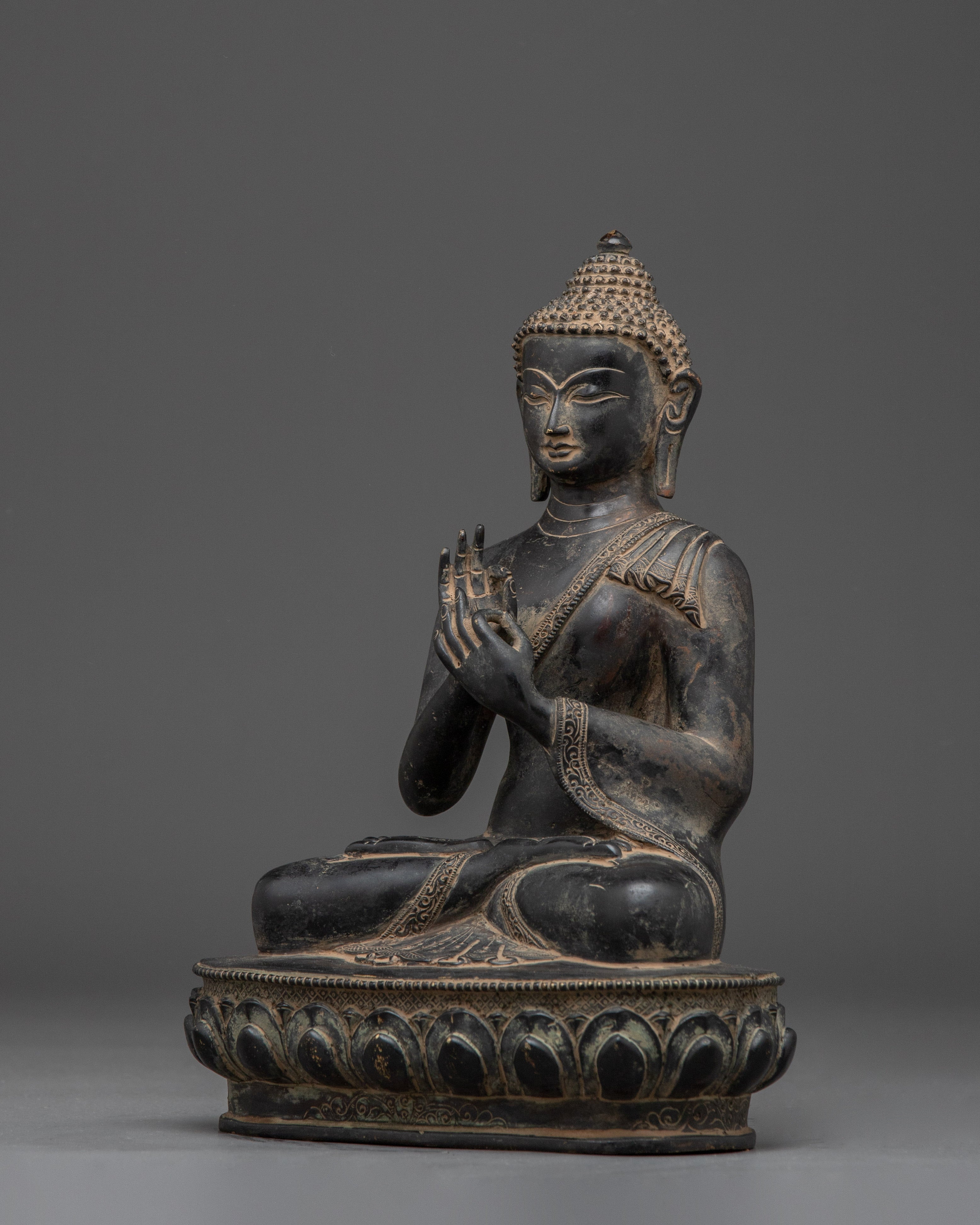 Serene Copper Vairocana Buddha Statue | Ideal for Meditation