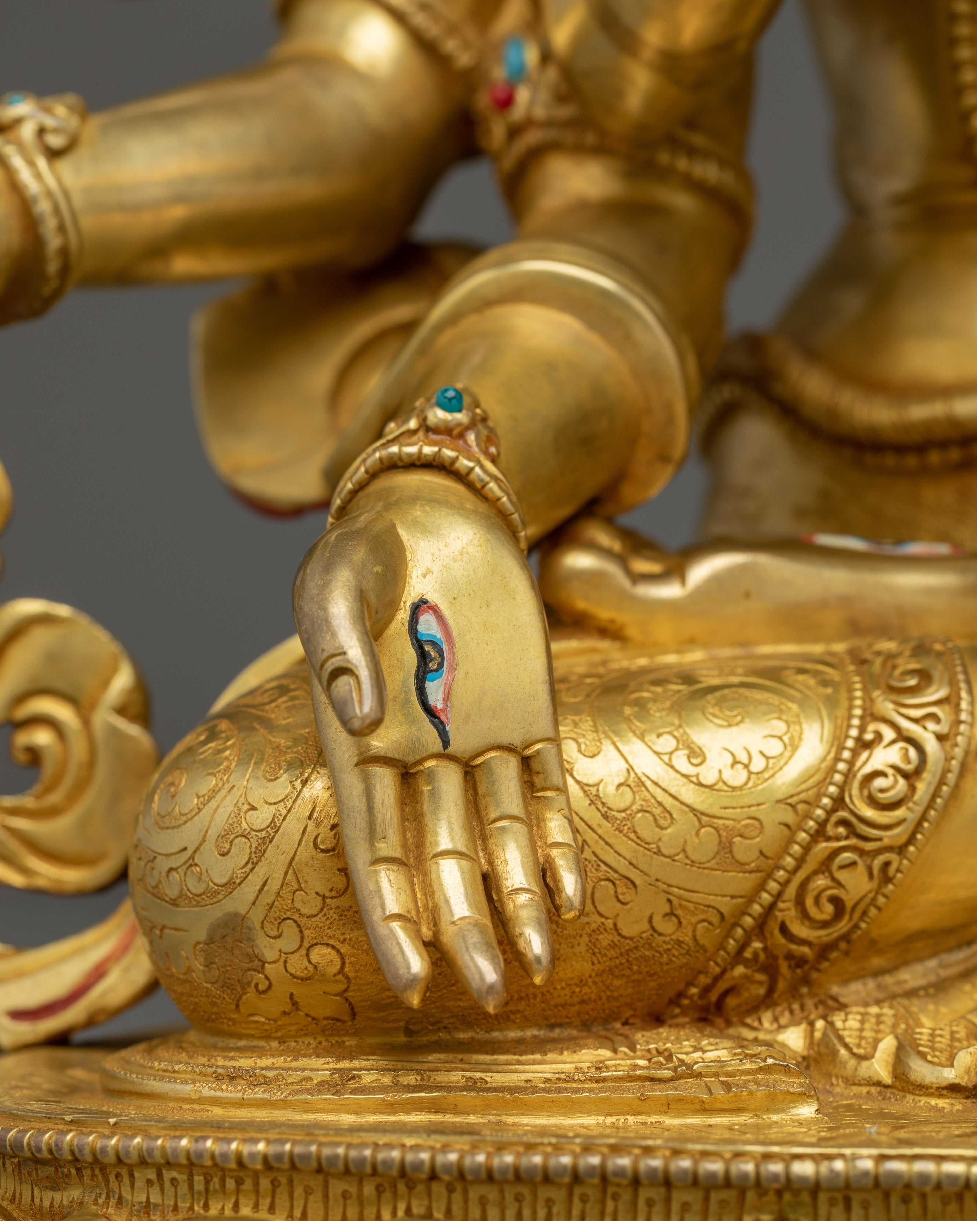 Namgyalma Statue: Buddhist Healing Symbol