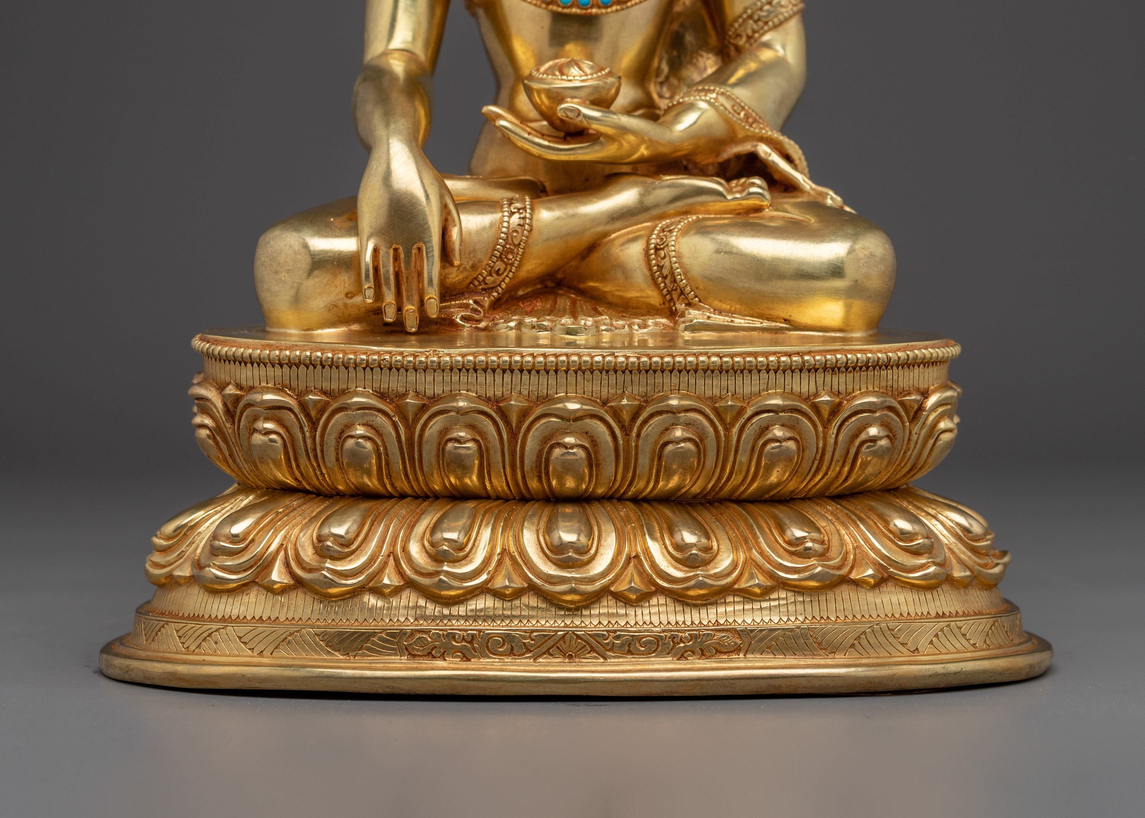 Crown Shakyamuni Buddha Handcrafted Art | Dharma King Shakyamuni