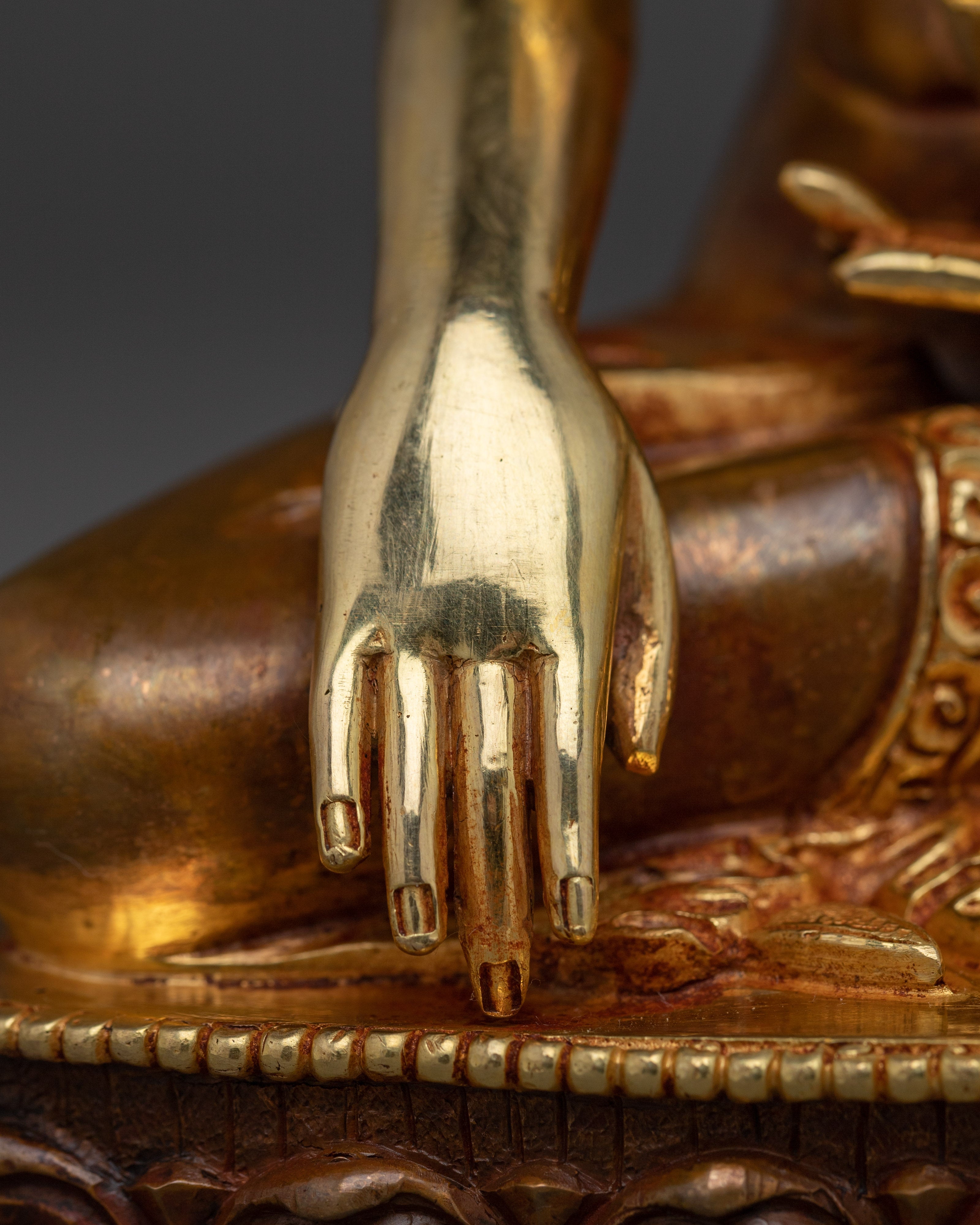 Shakyamuni, Peaceful Buddha Golden Sculpture | Meditation Icon