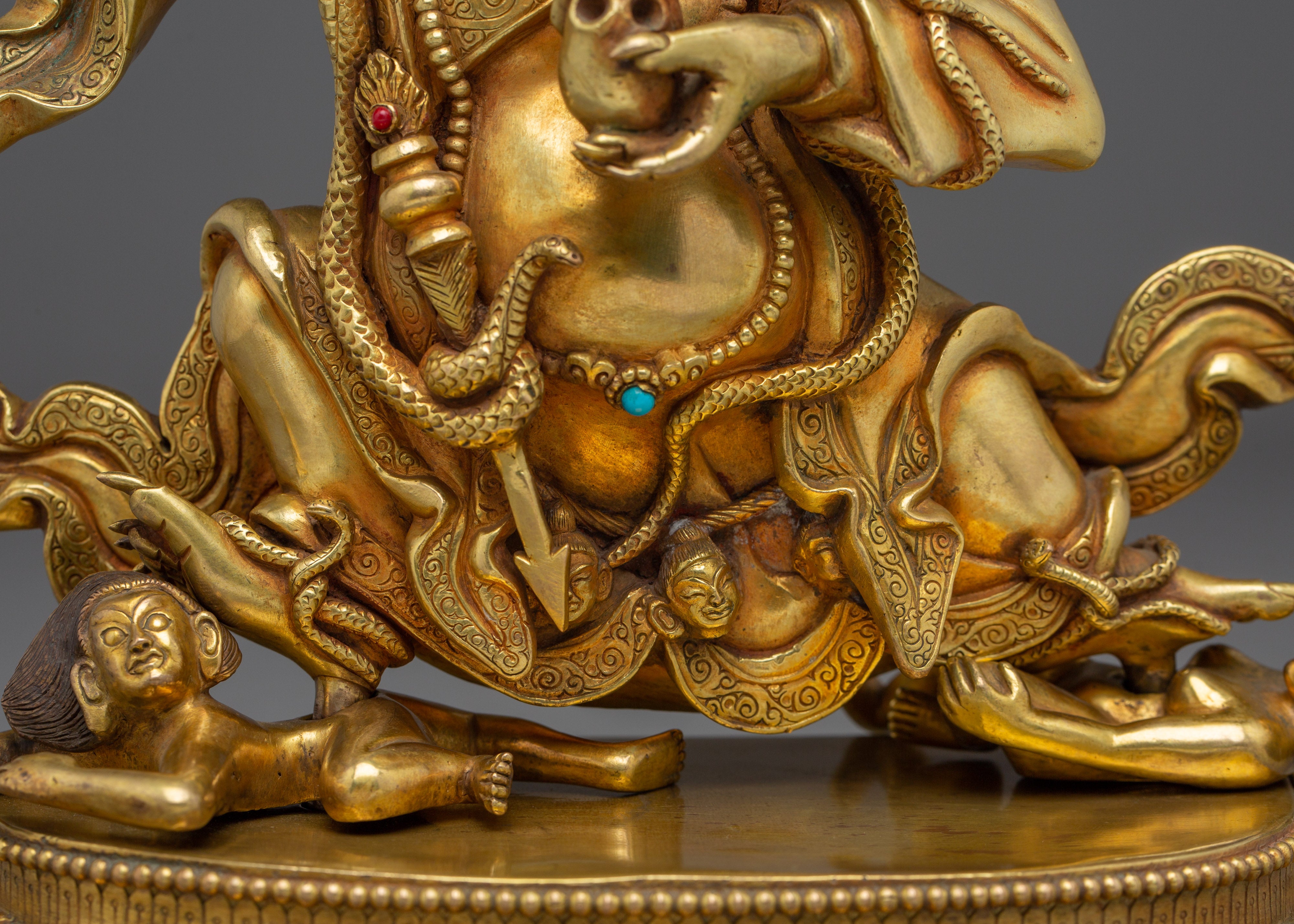 Mahakala Bernagchen Statue: Dharma Protector