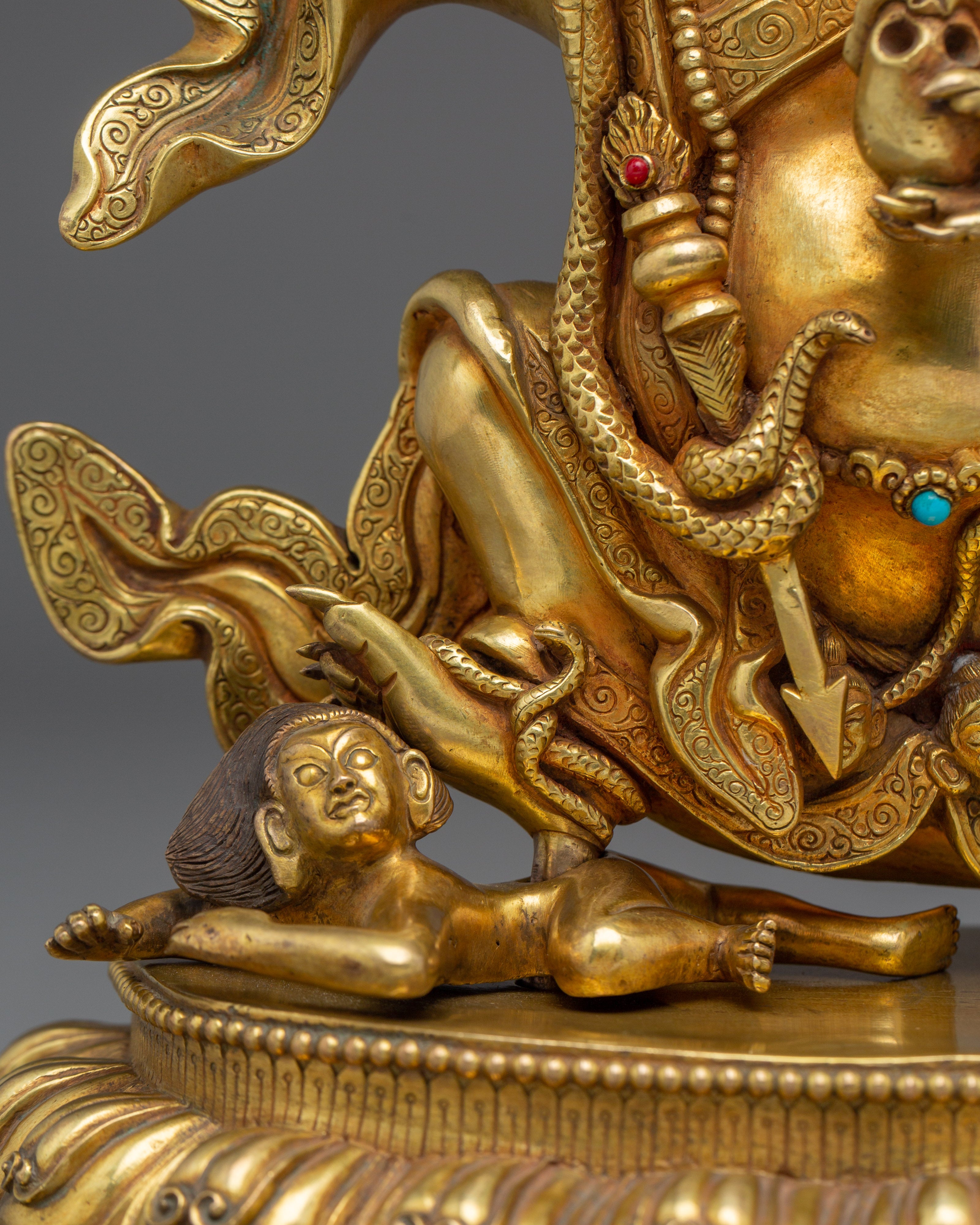 Mahakala Bernagchen Statue: Dharma Protector