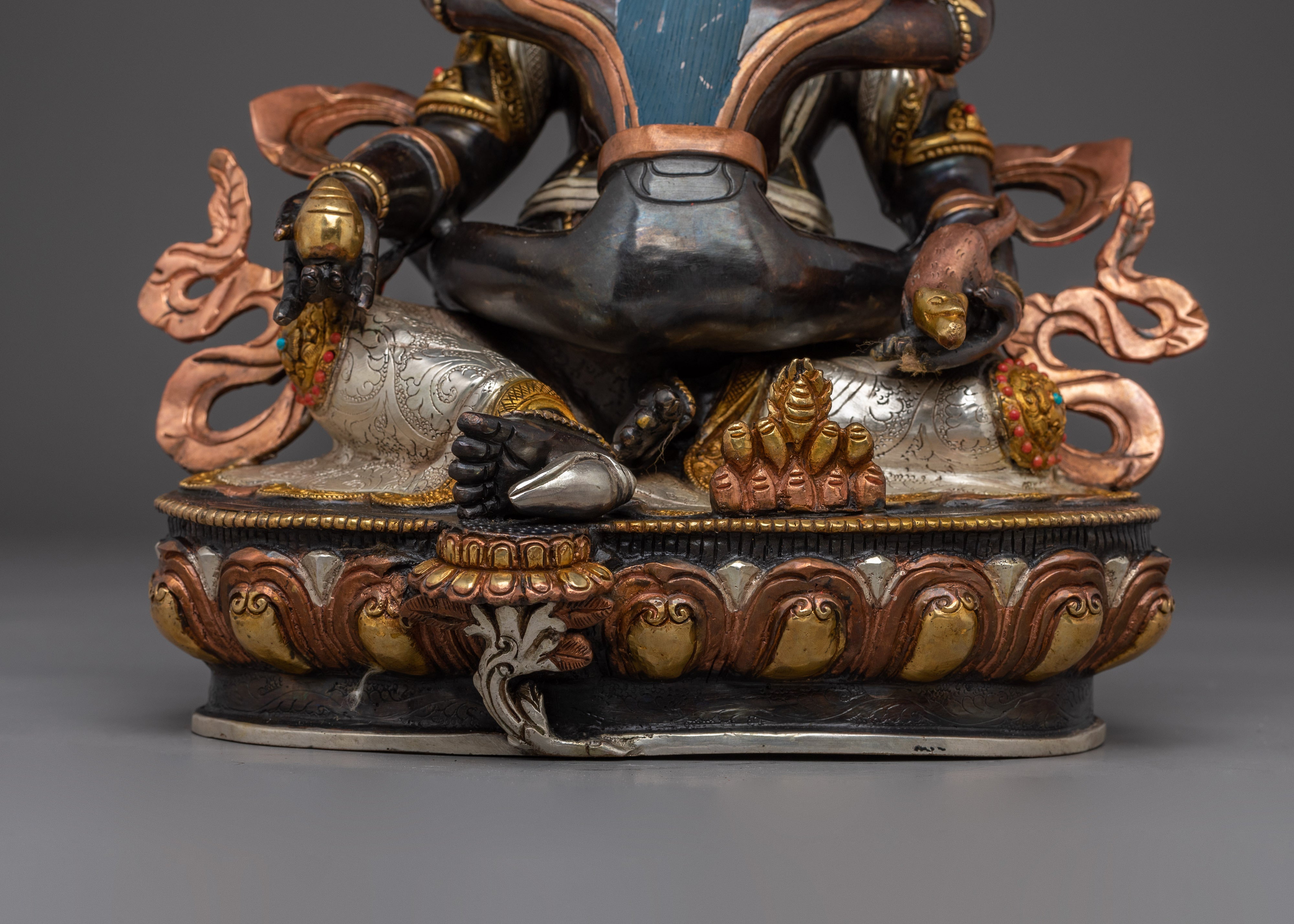 Green Dzambhala Statue: Wealth Deity