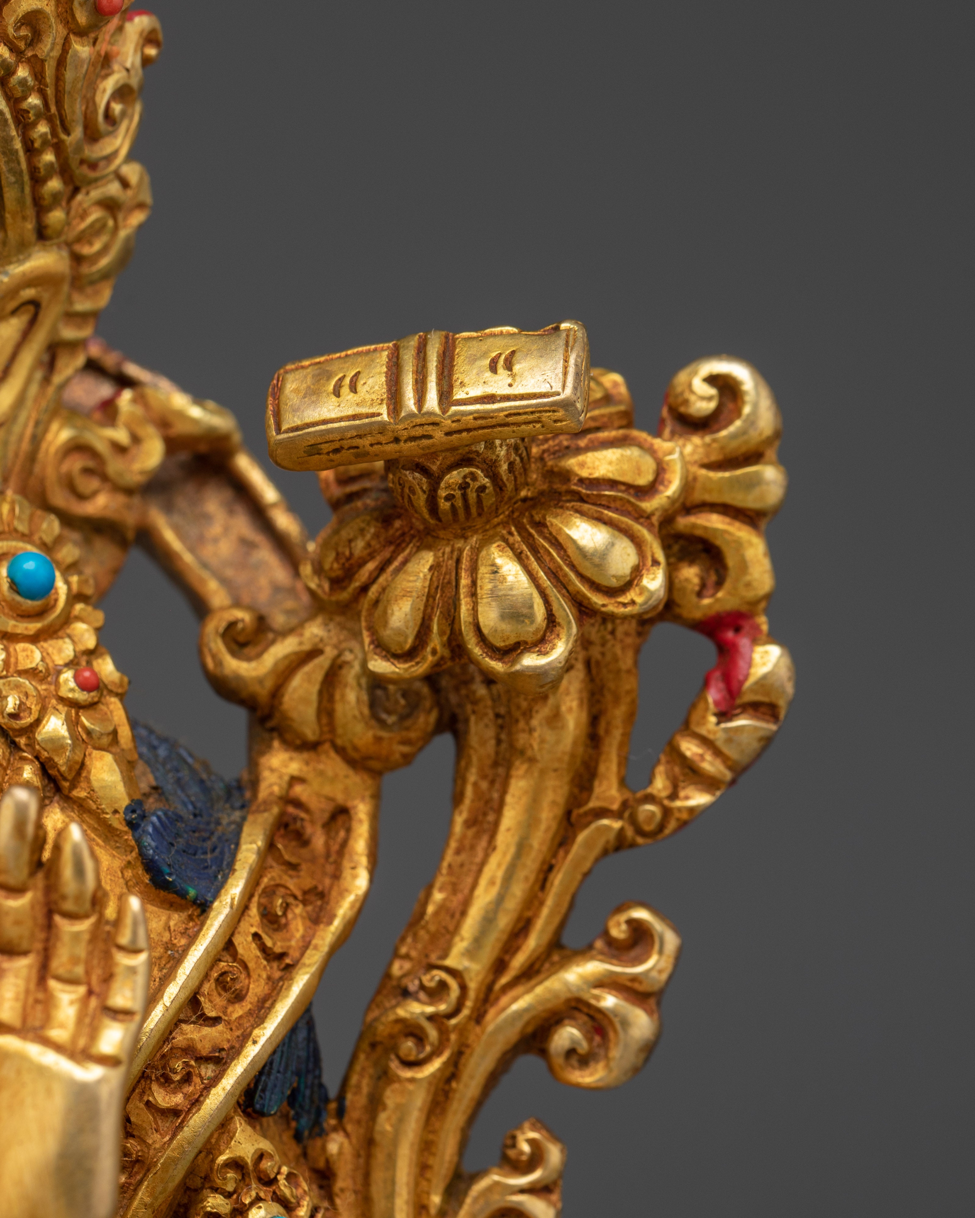 Manjushri Statue: Revered Buddhist Bodhisattva