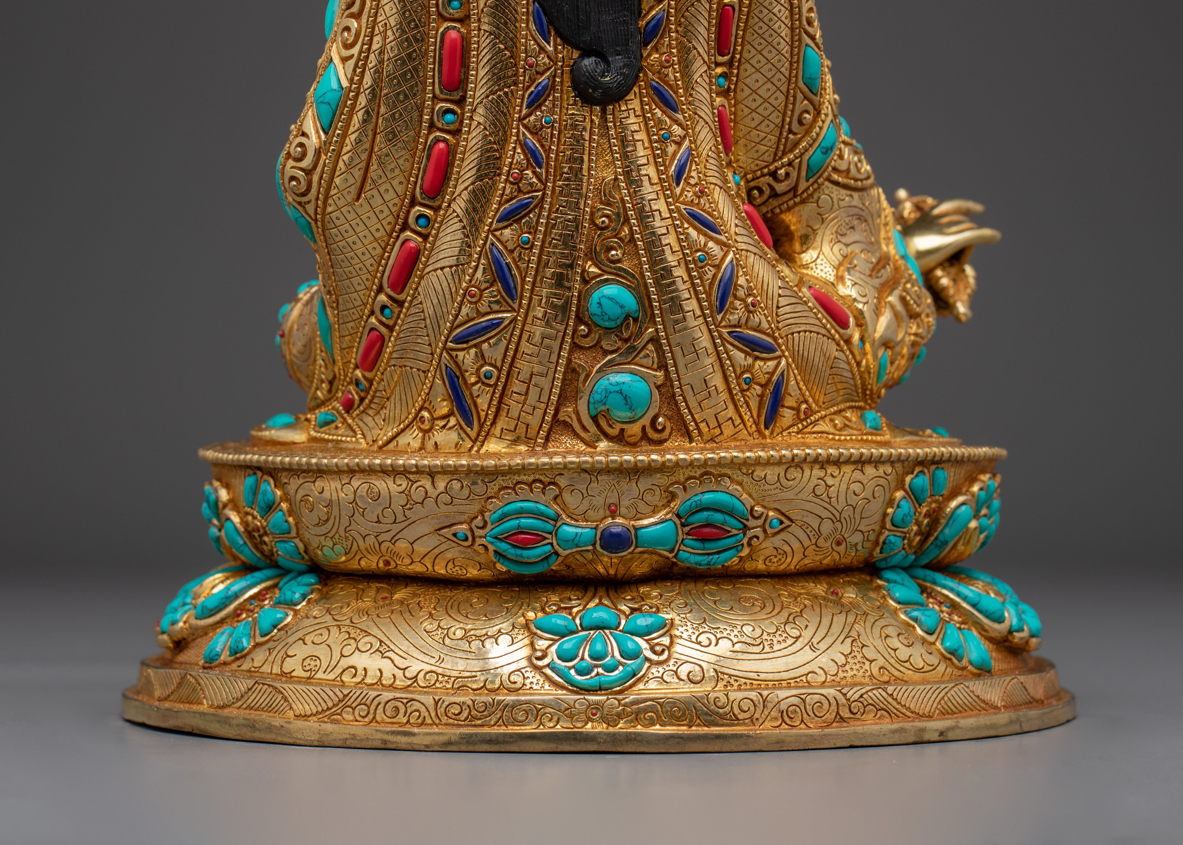 Guru Rinpoche statue in 24K gold gilded copper | Gemstones & Acrylic Paintings