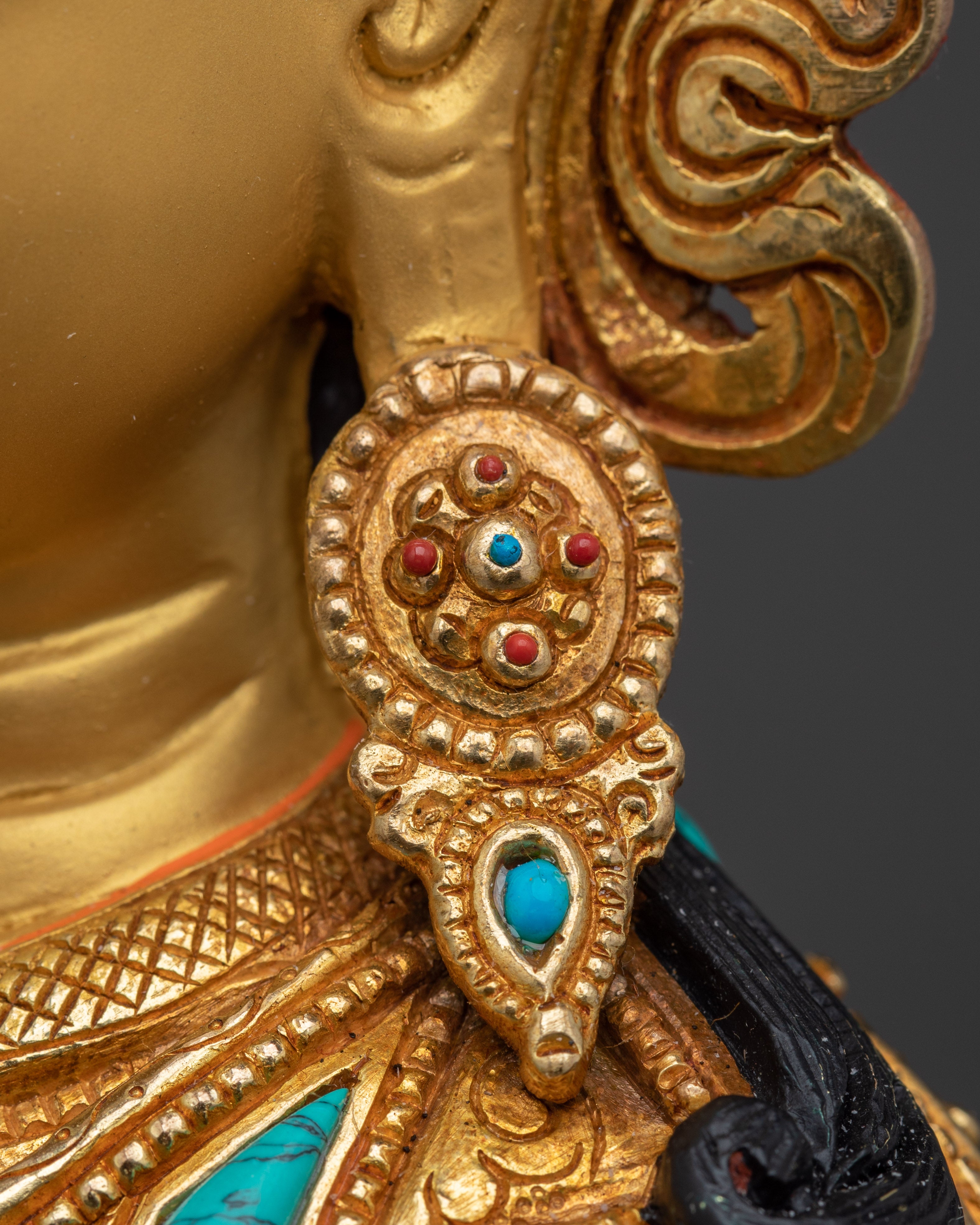 Guru Rinpoche statue in 24K gold gilded copper | Gemstones & Acrylic Paintings